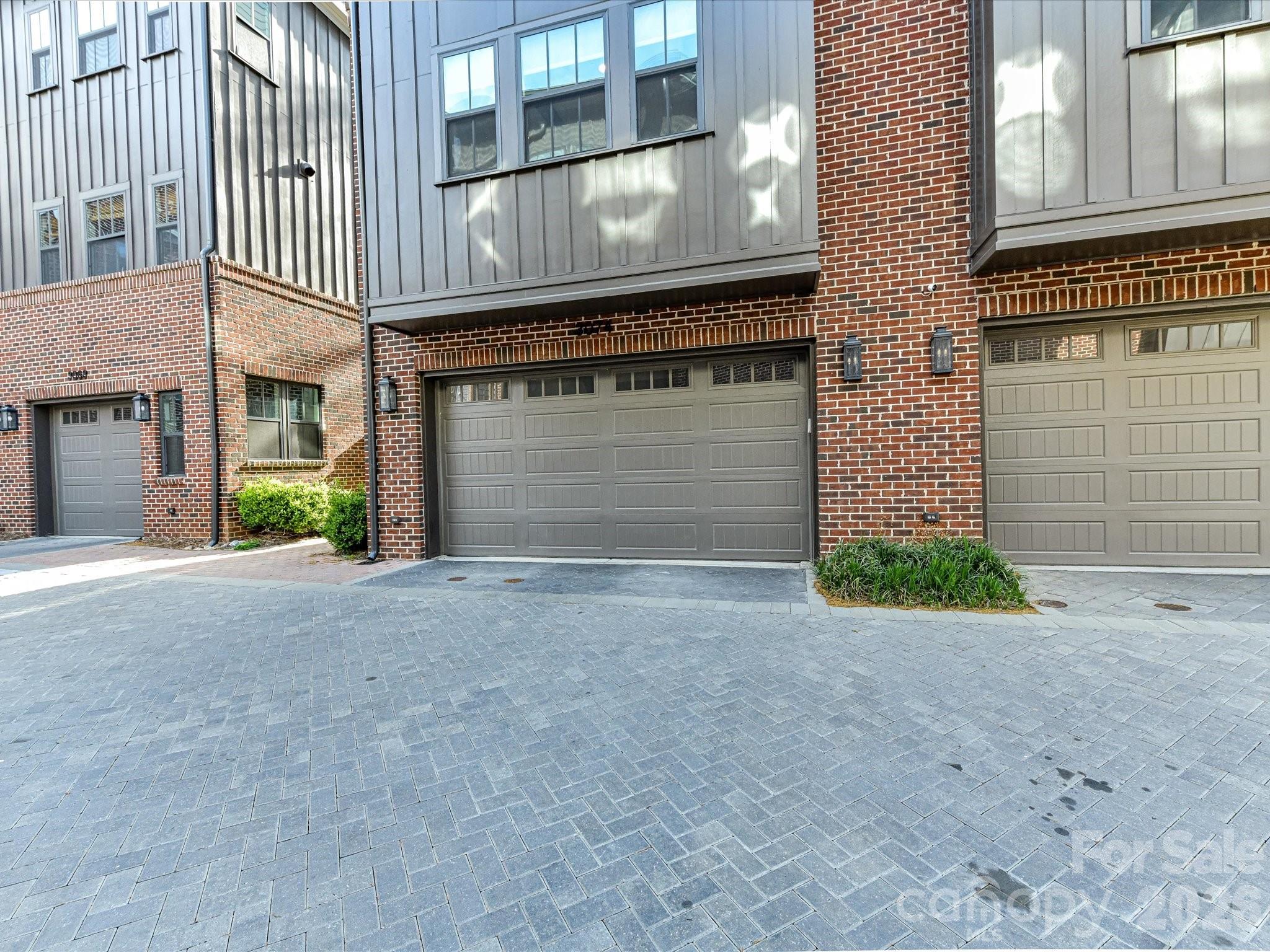 3074 Selwyn Avenue Property Photo 5