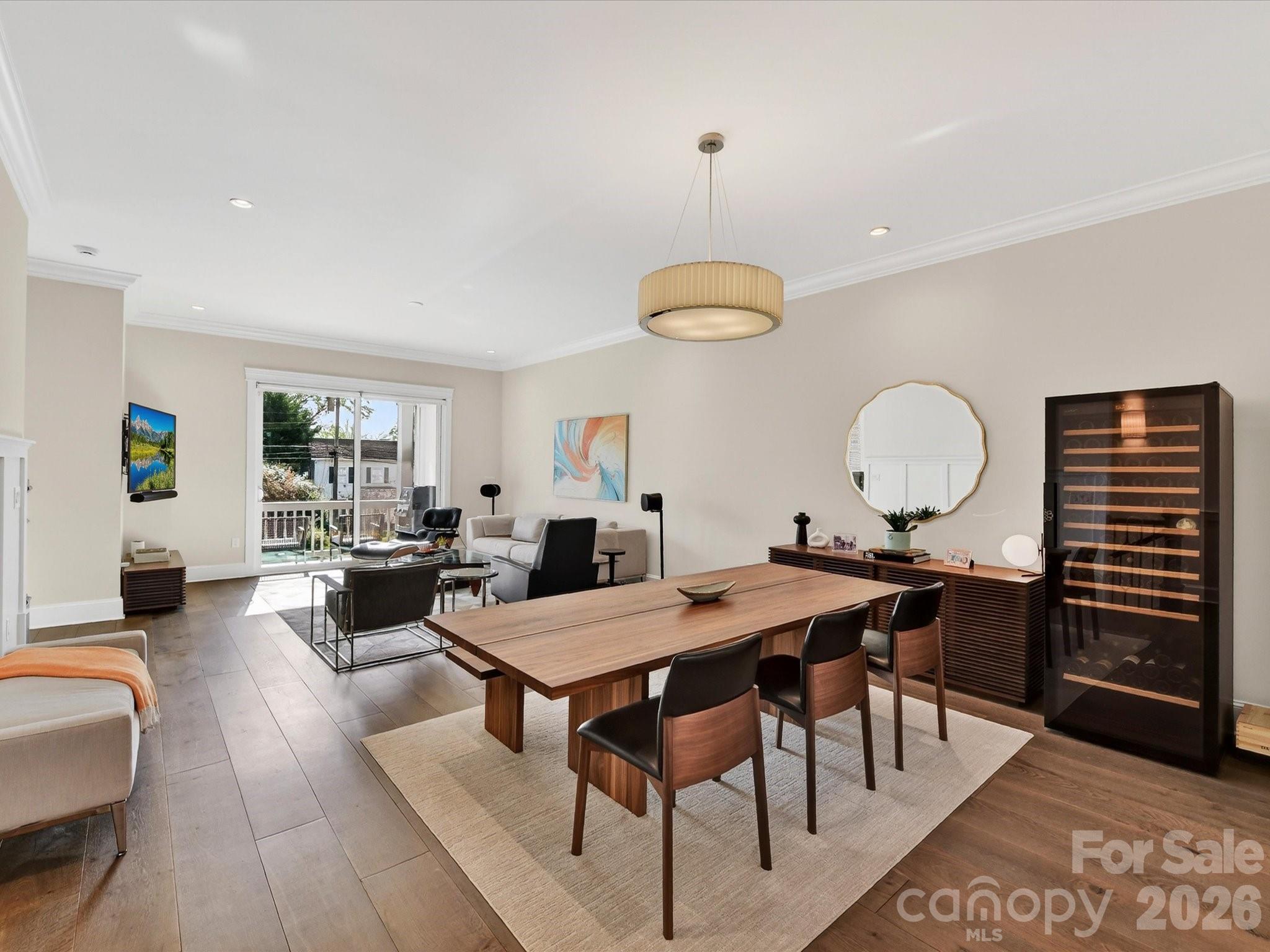 3074 Selwyn Avenue Property Photo 12