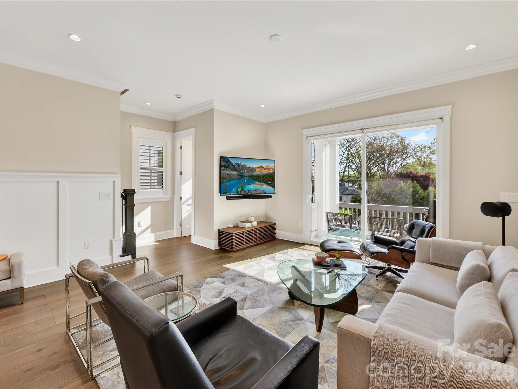 3074 Selwyn Avenue Property Photo 16