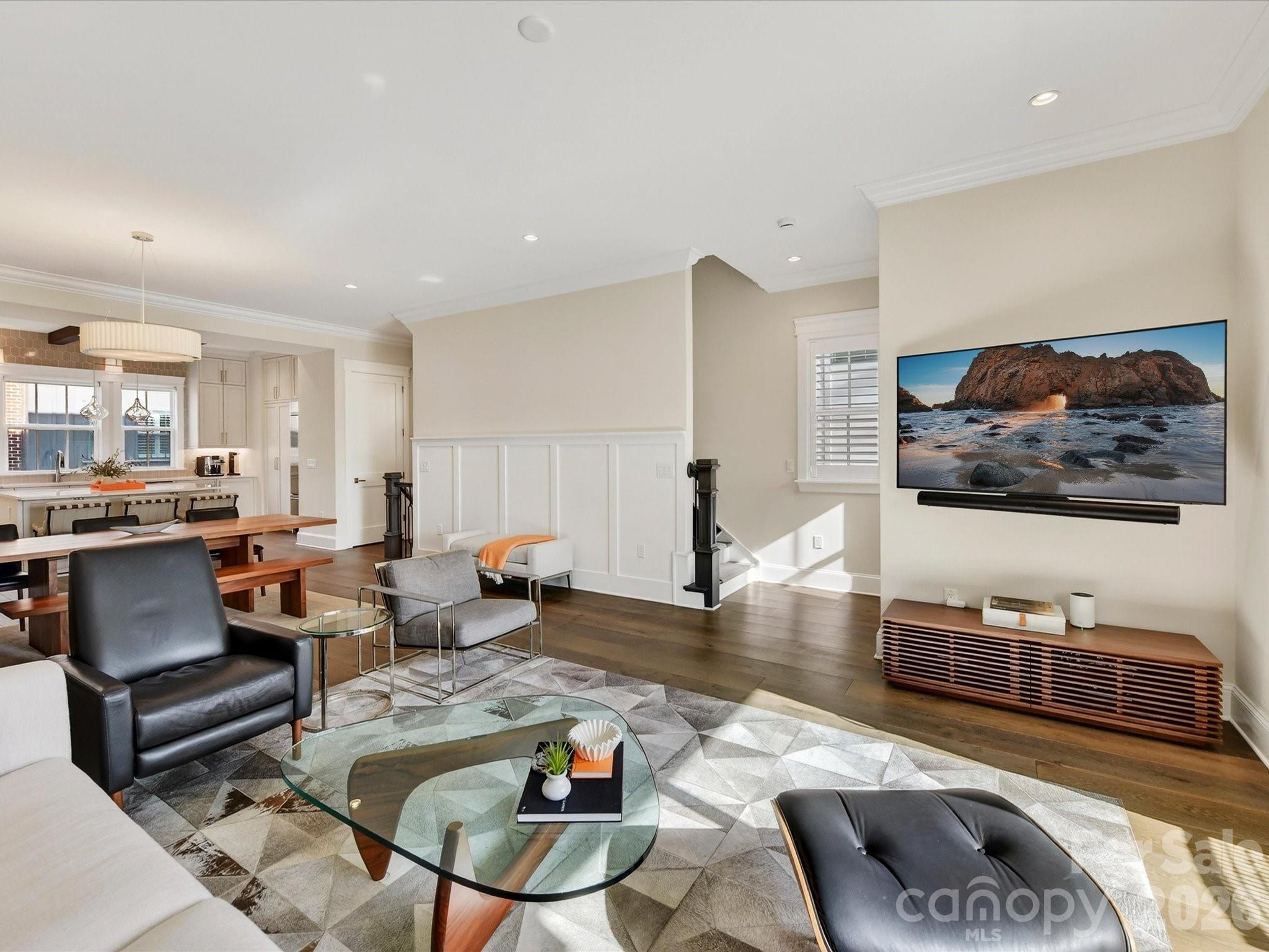3074 Selwyn Avenue Property Photo 18