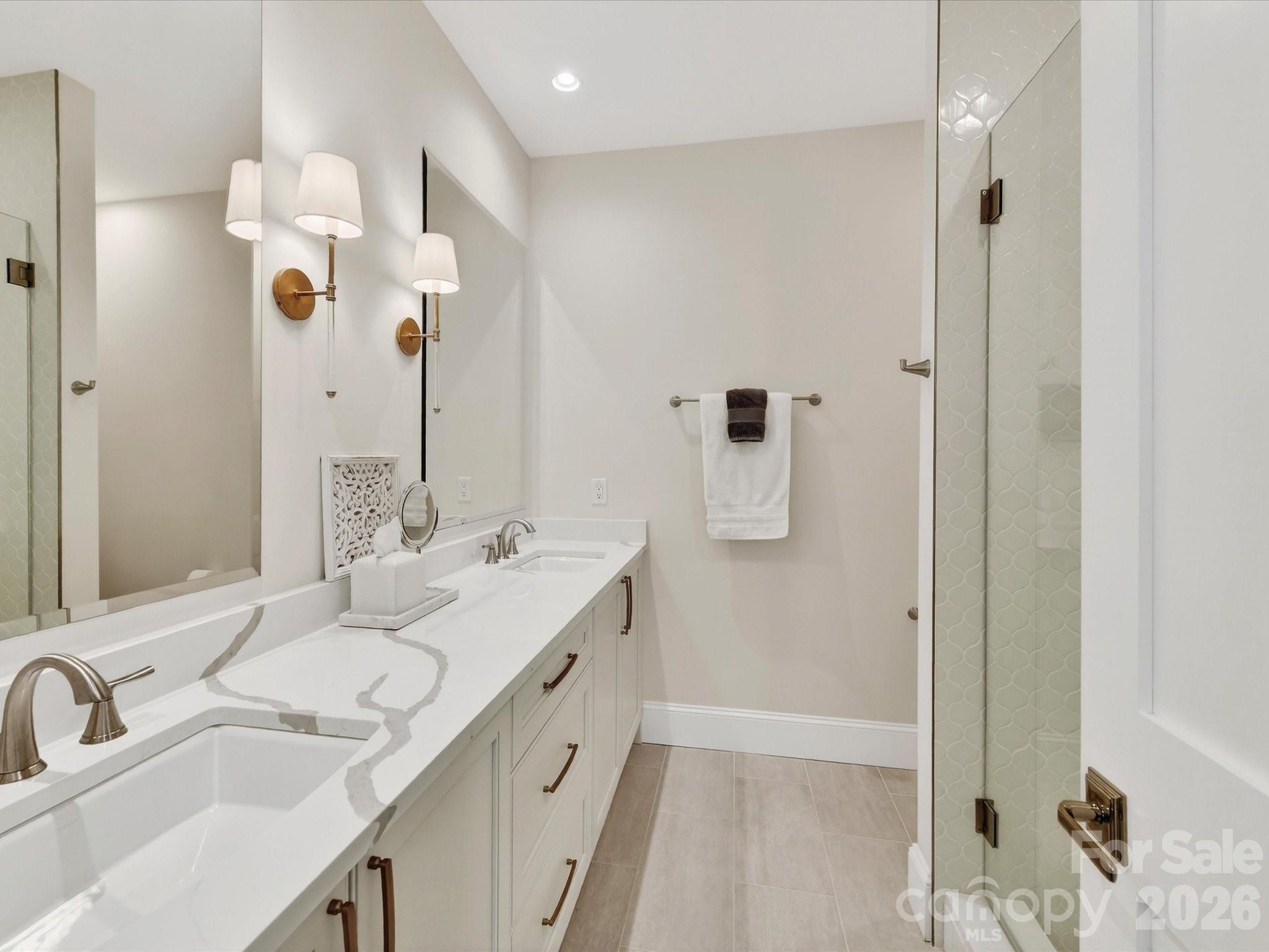 3074 Selwyn Avenue Property Photo 23