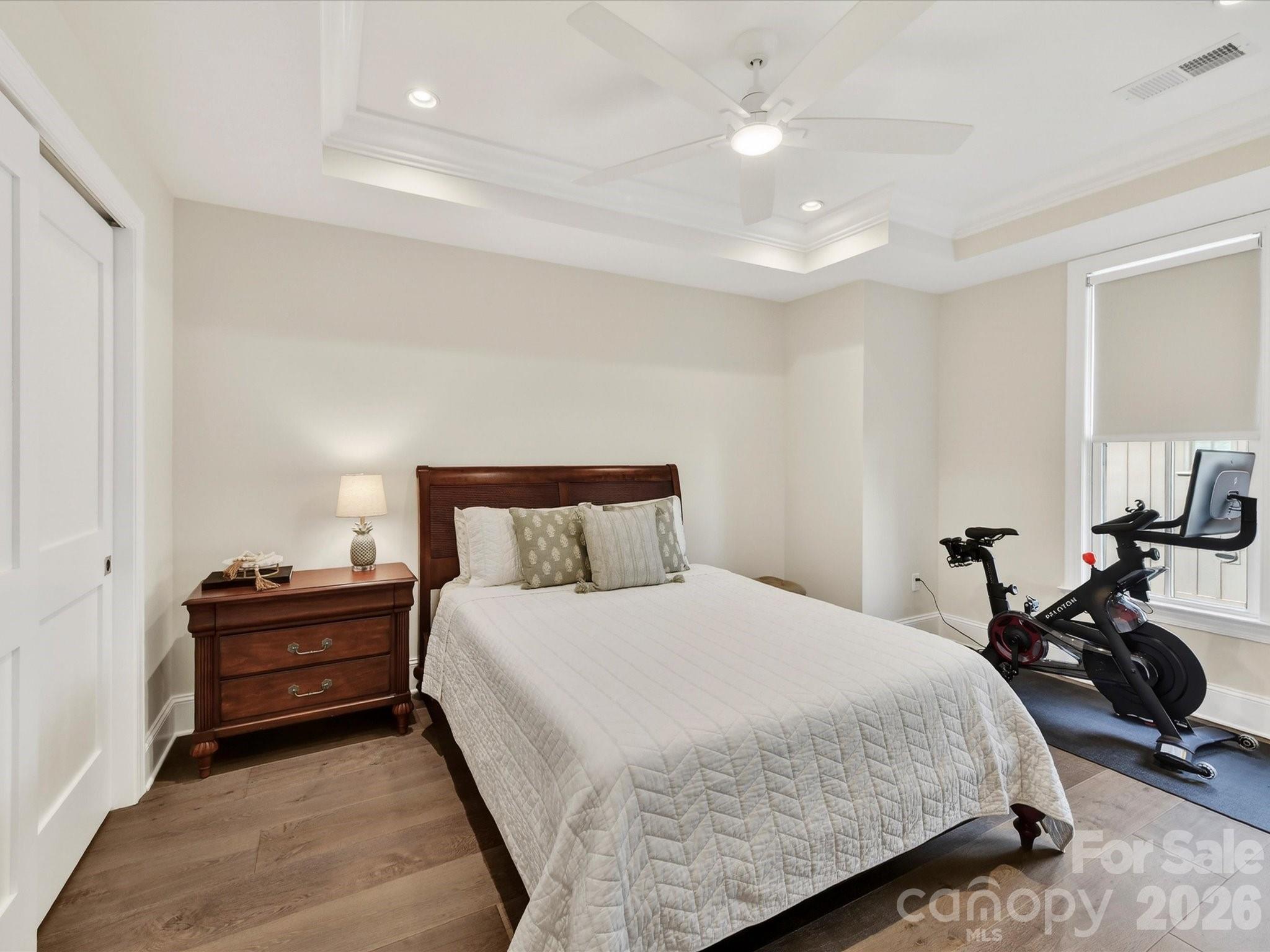 3074 Selwyn Avenue Property Photo 26