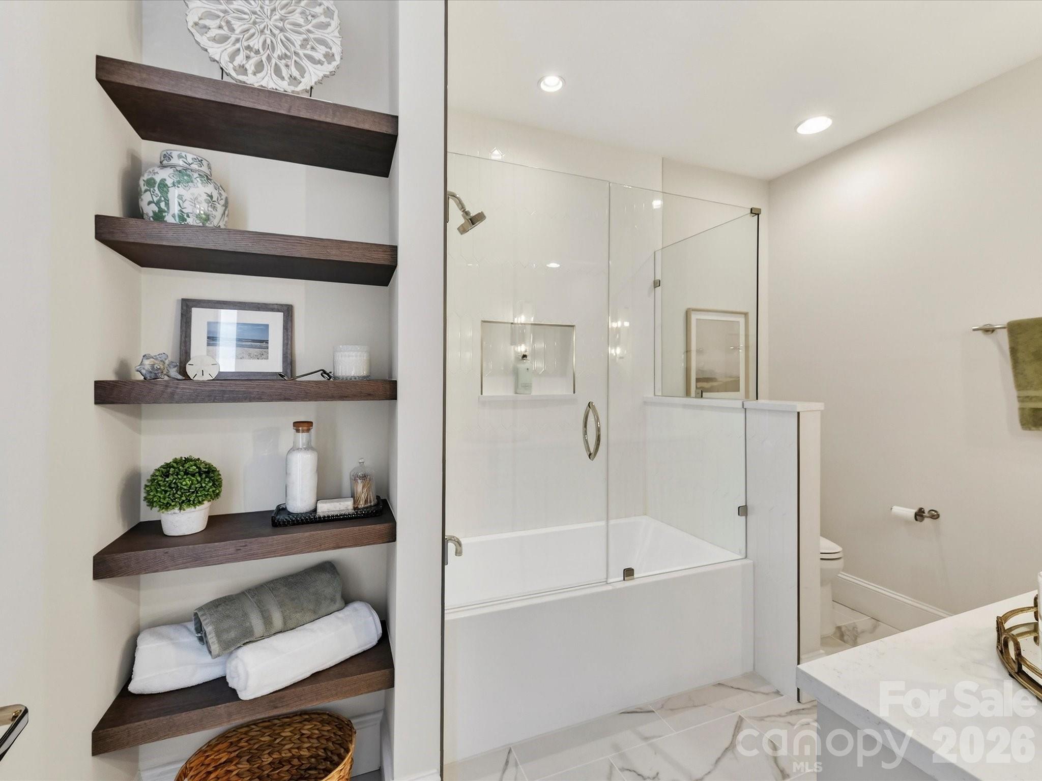 3074 Selwyn Avenue Property Photo 27