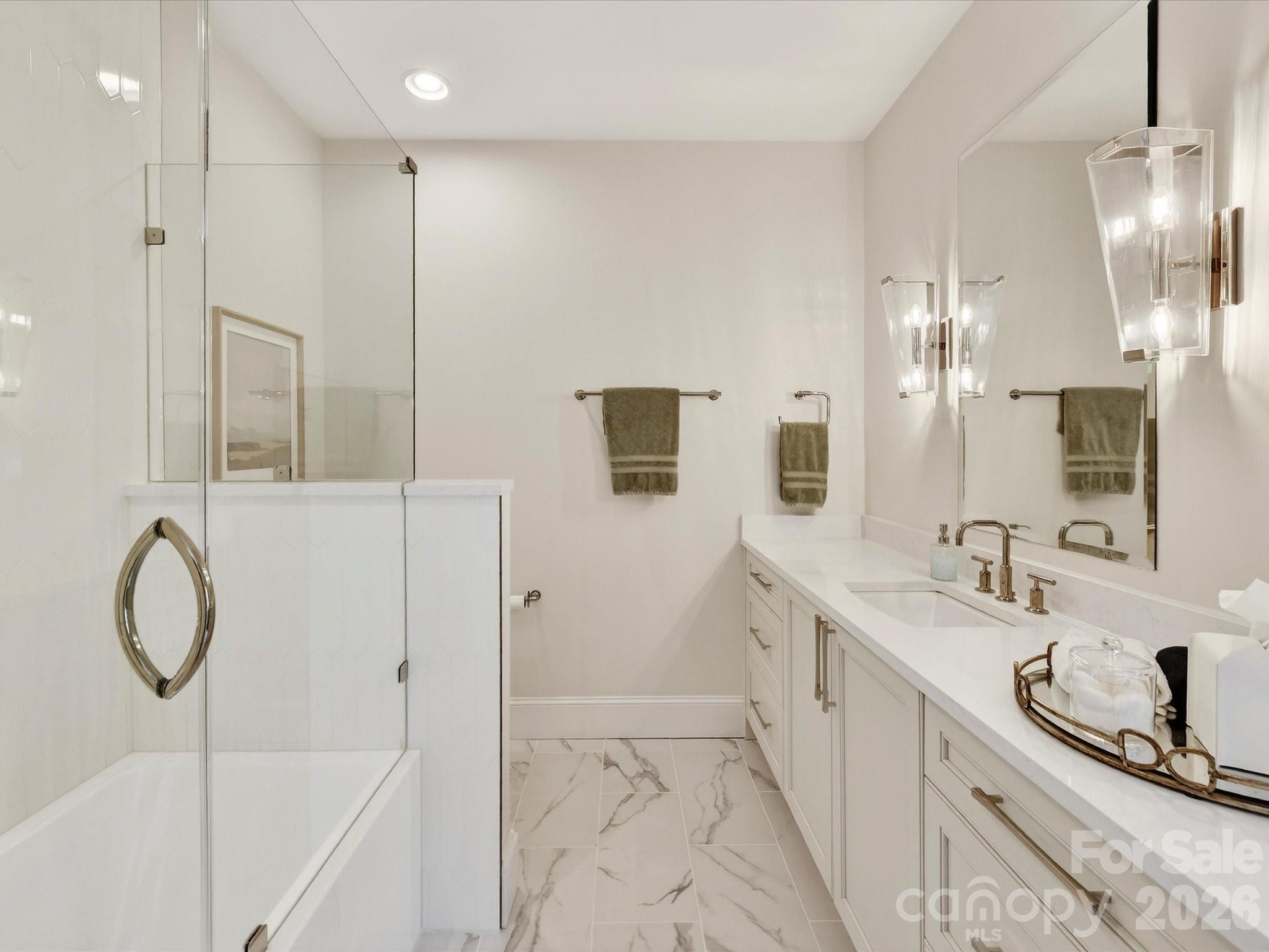 3074 Selwyn Avenue Property Photo 28