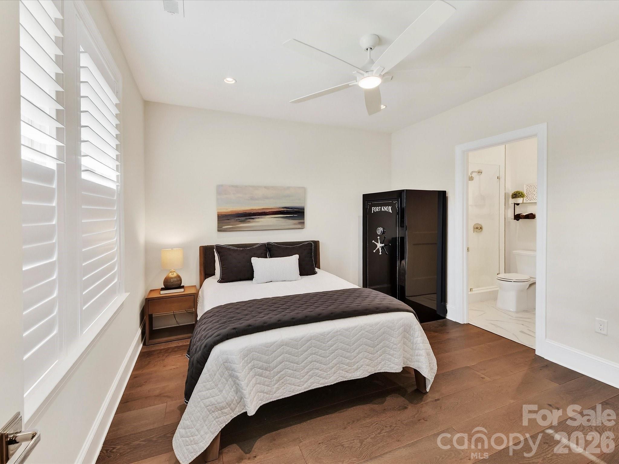 3074 Selwyn Avenue Property Photo 29