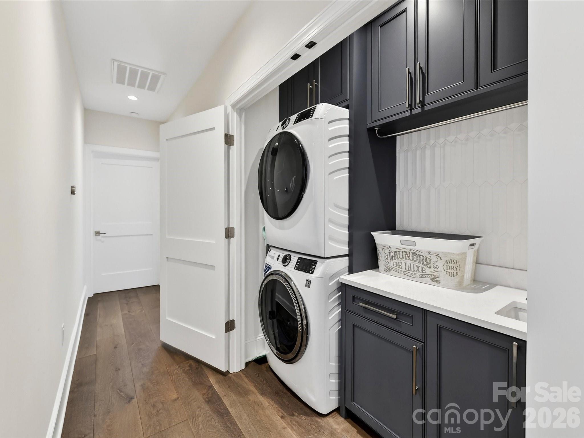 3074 Selwyn Avenue Property Photo 31