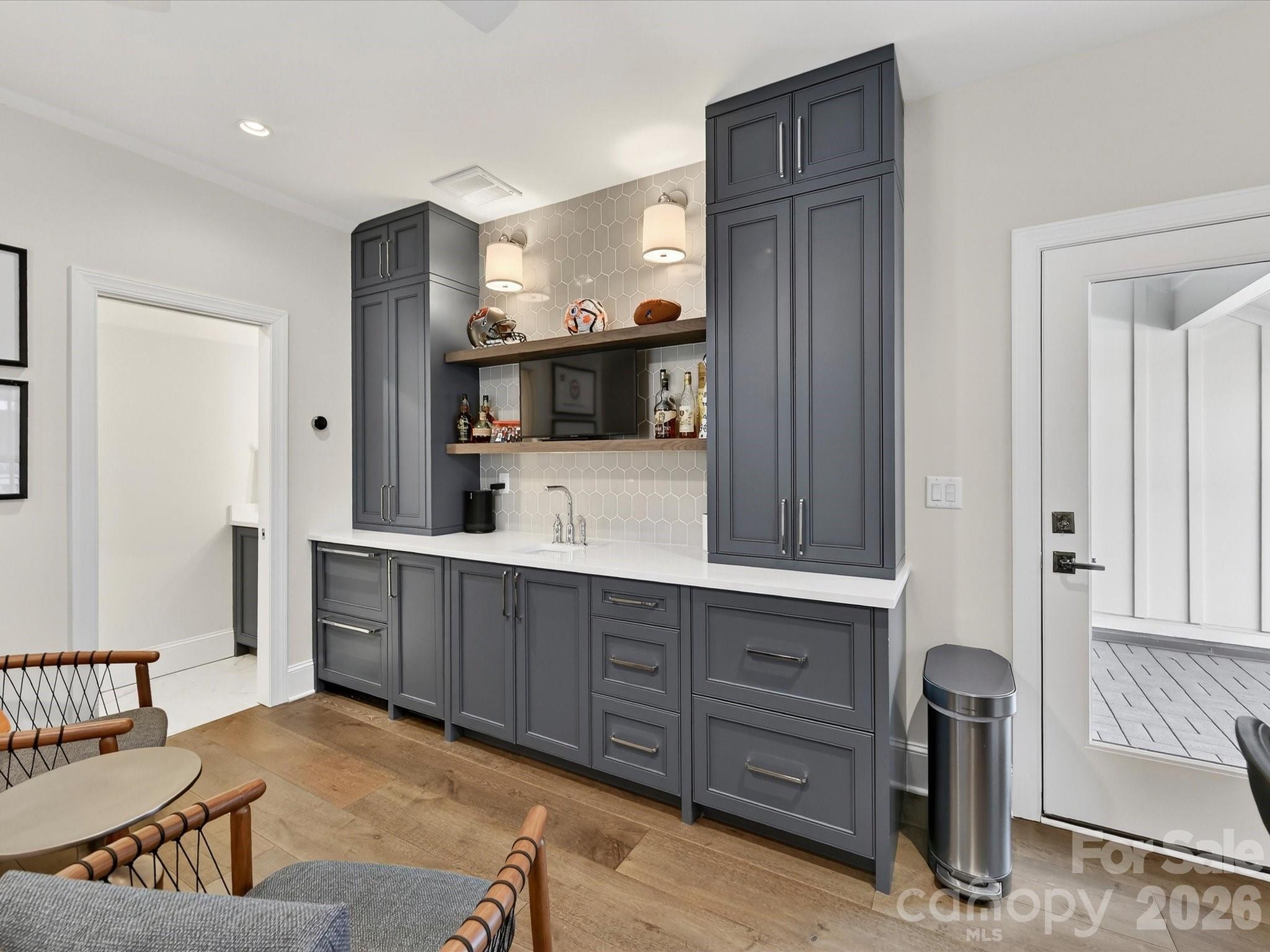 3074 Selwyn Avenue Property Photo 33