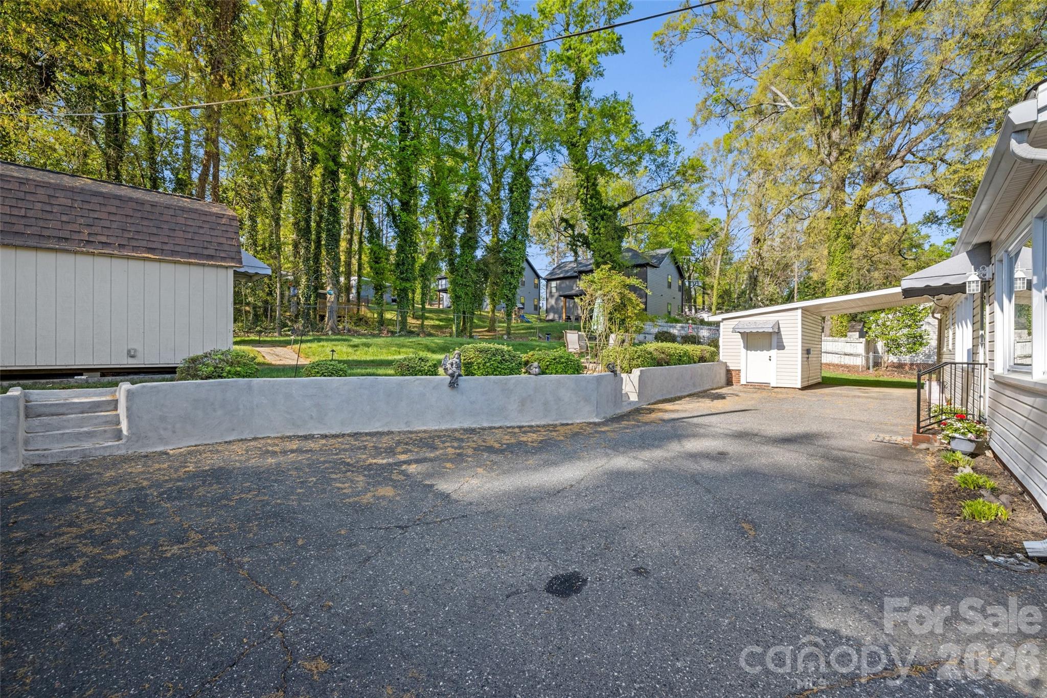 839 W Garrison Boulevard Property Photo 11
