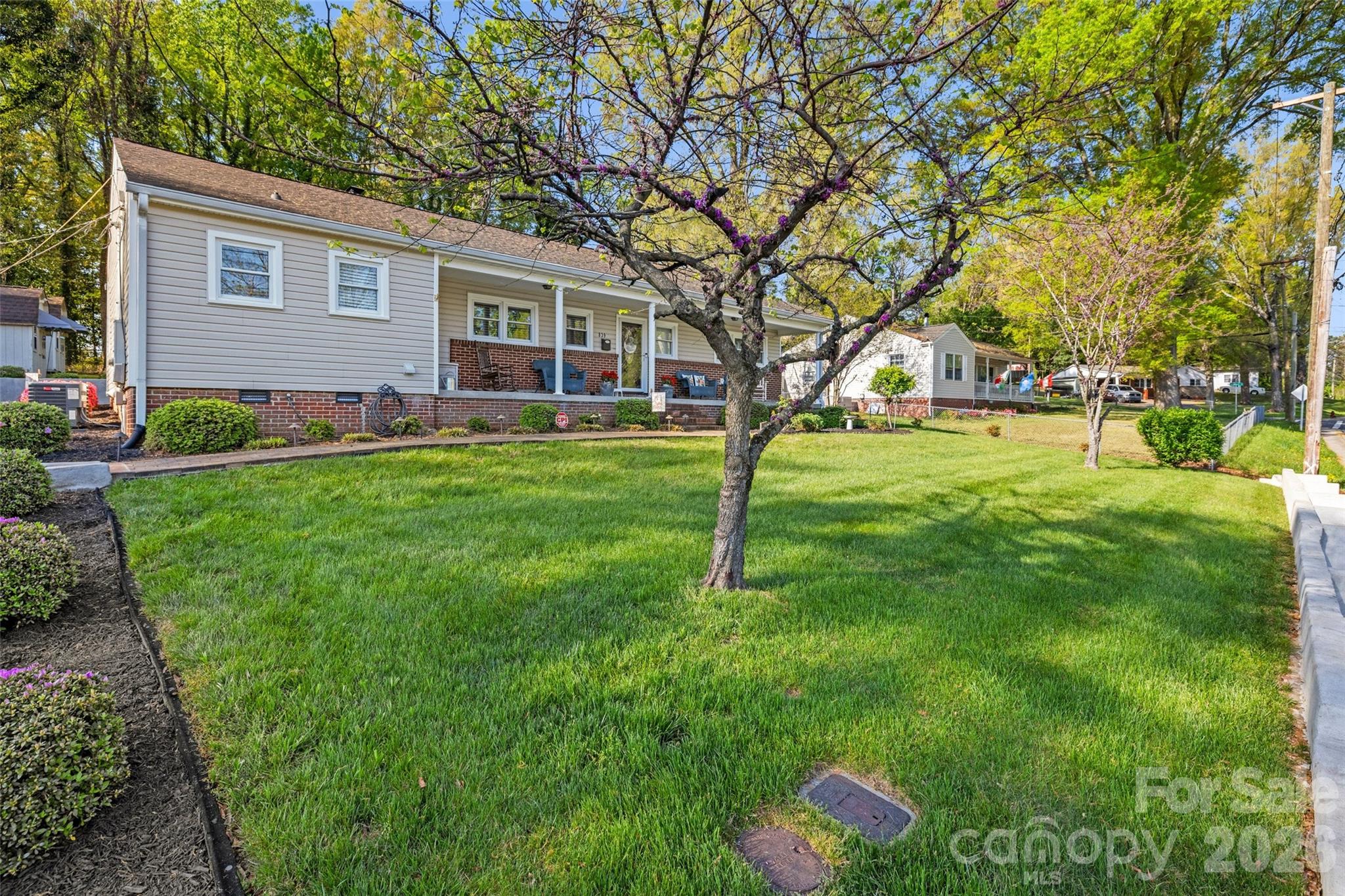 839 W Garrison Boulevard Property Photo 13