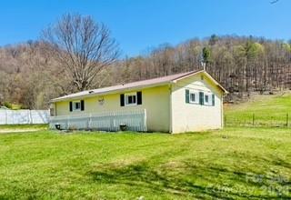 1638 Hughes Gap Road Property Photo 1
