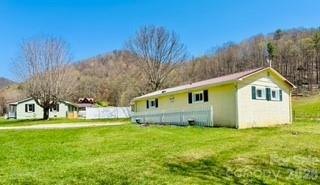 1638 Hughes Gap Road Property Photo 2