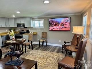 1638 Hughes Gap Road Property Photo 6
