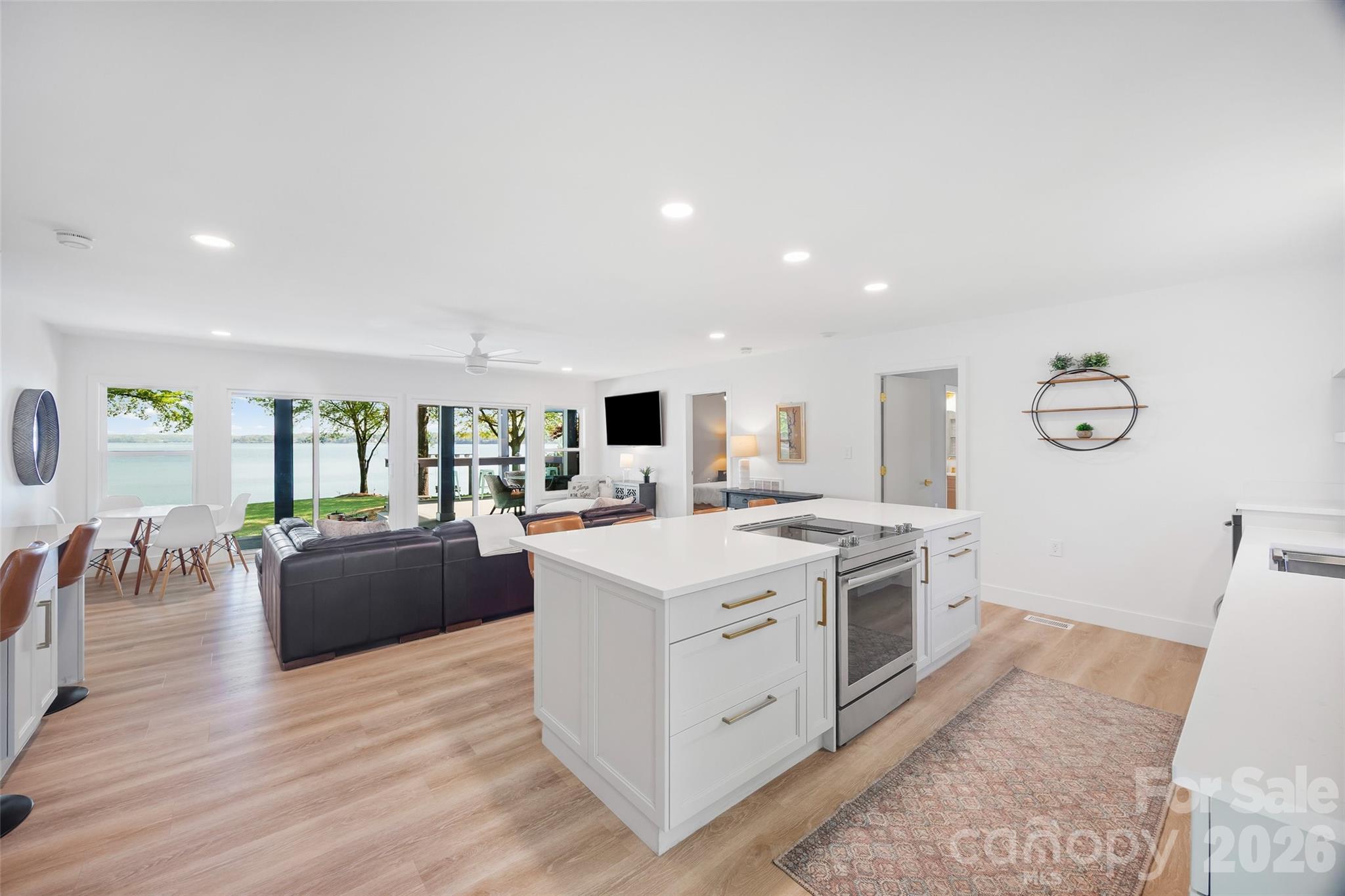 5280 Masons Ferry Road Property Photo 4