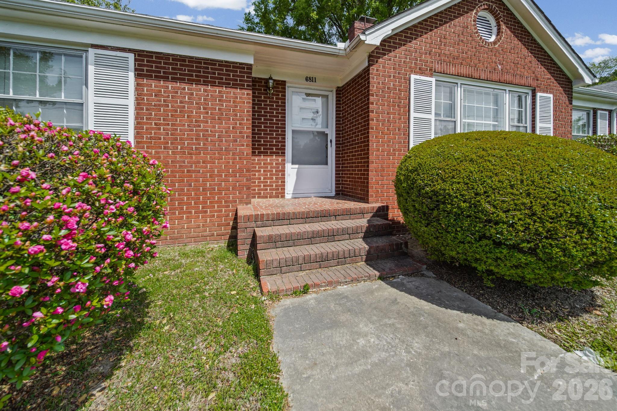 6811 E Highway 74 Boulevard Property Photo 2