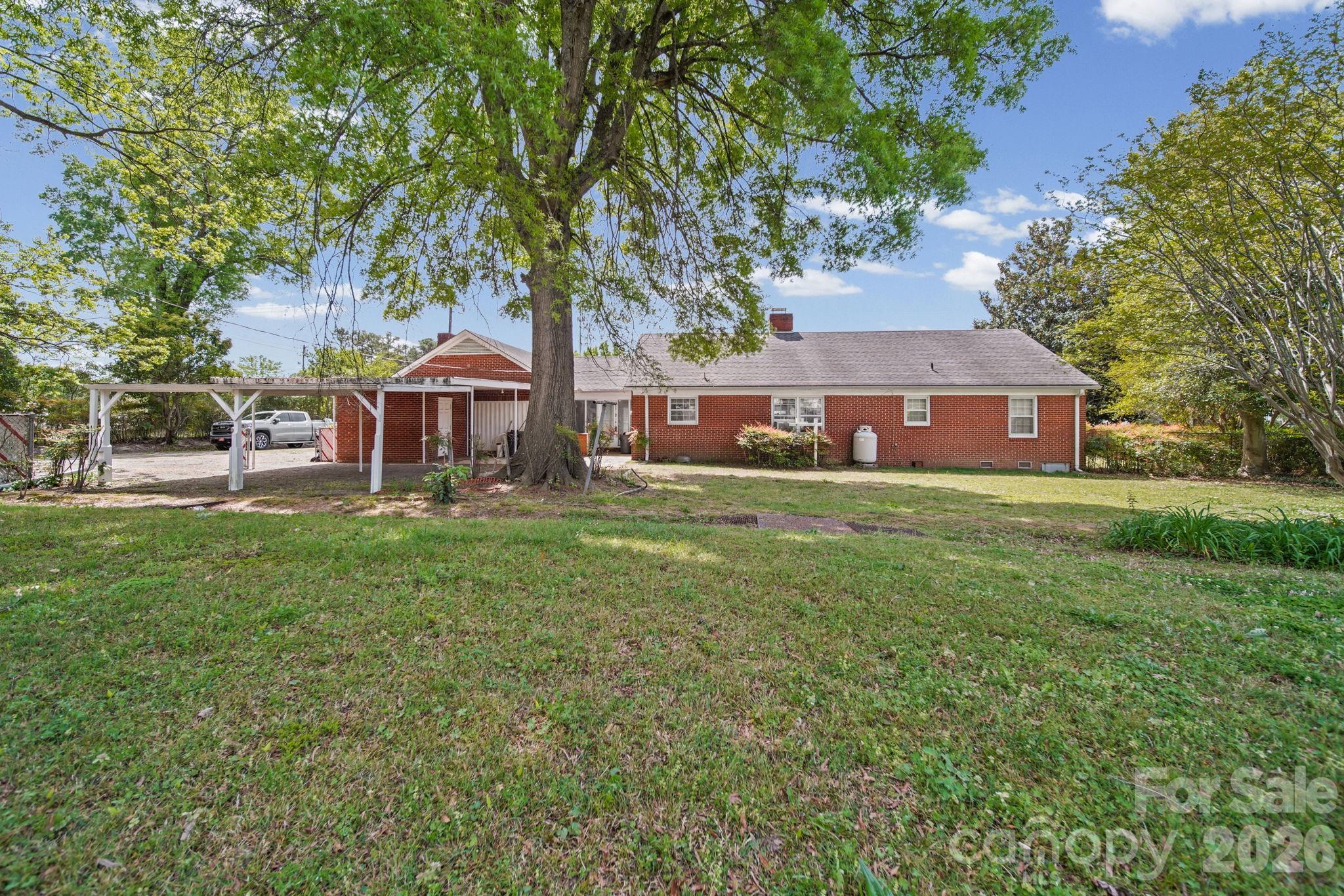 6811 E Highway 74 Boulevard Property Photo 7