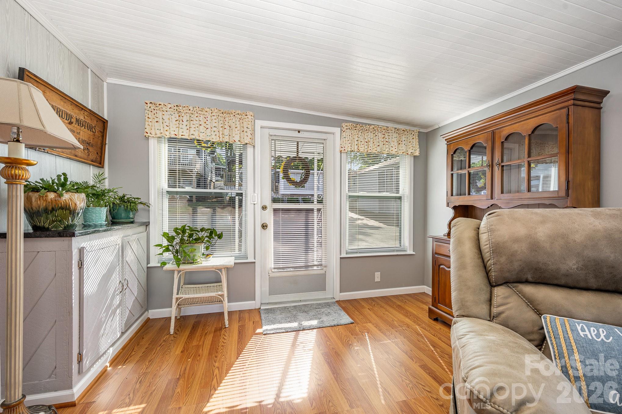 125 Maple Street Property Photo 4