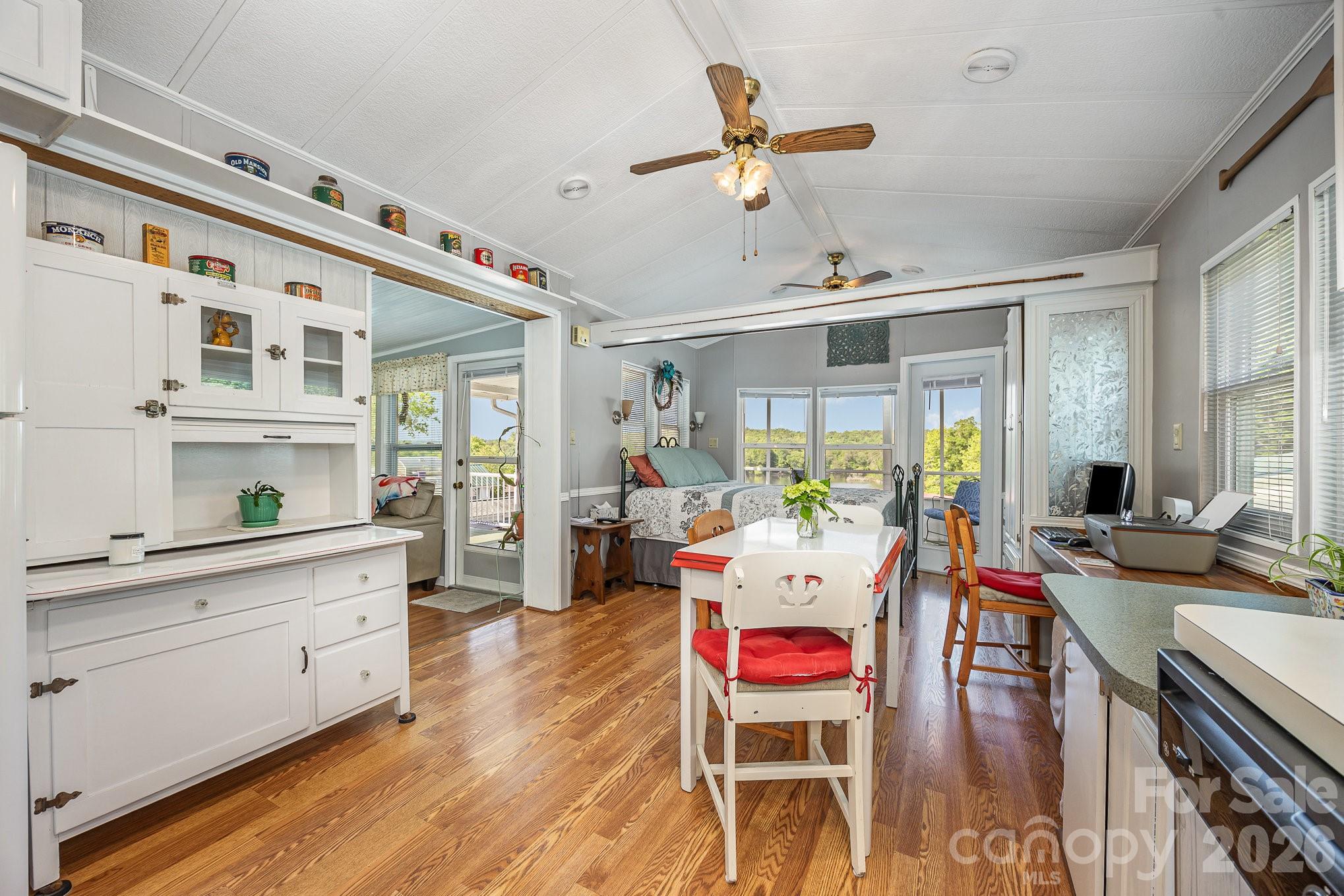 125 Maple Street Property Photo 7
