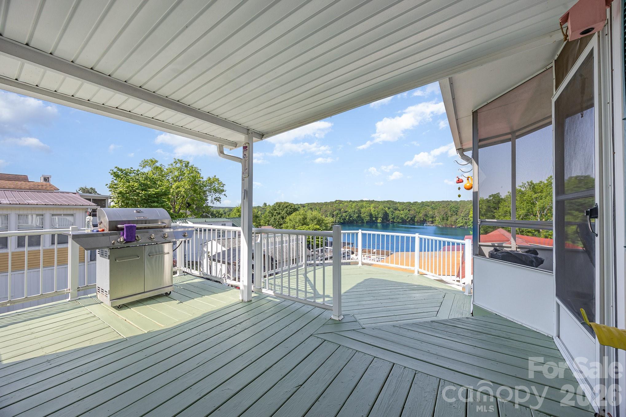 125 Maple Street Property Photo 16