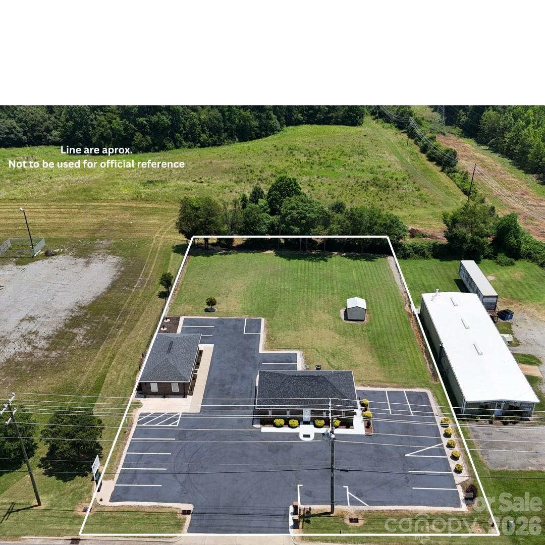 651 S Post Road Property Photo 4