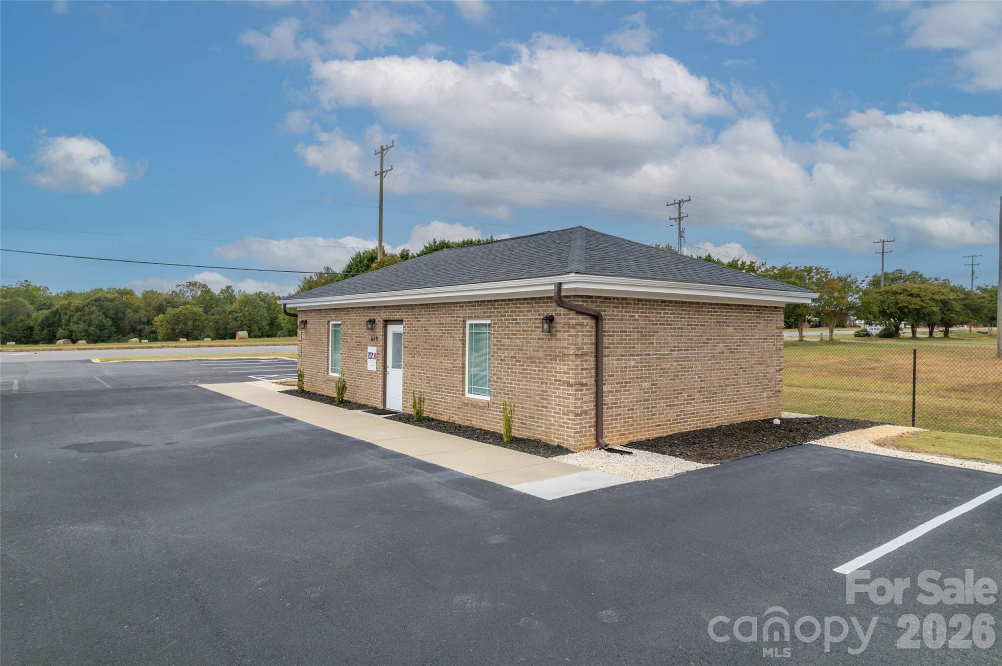 651 S Post Road Property Photo 7