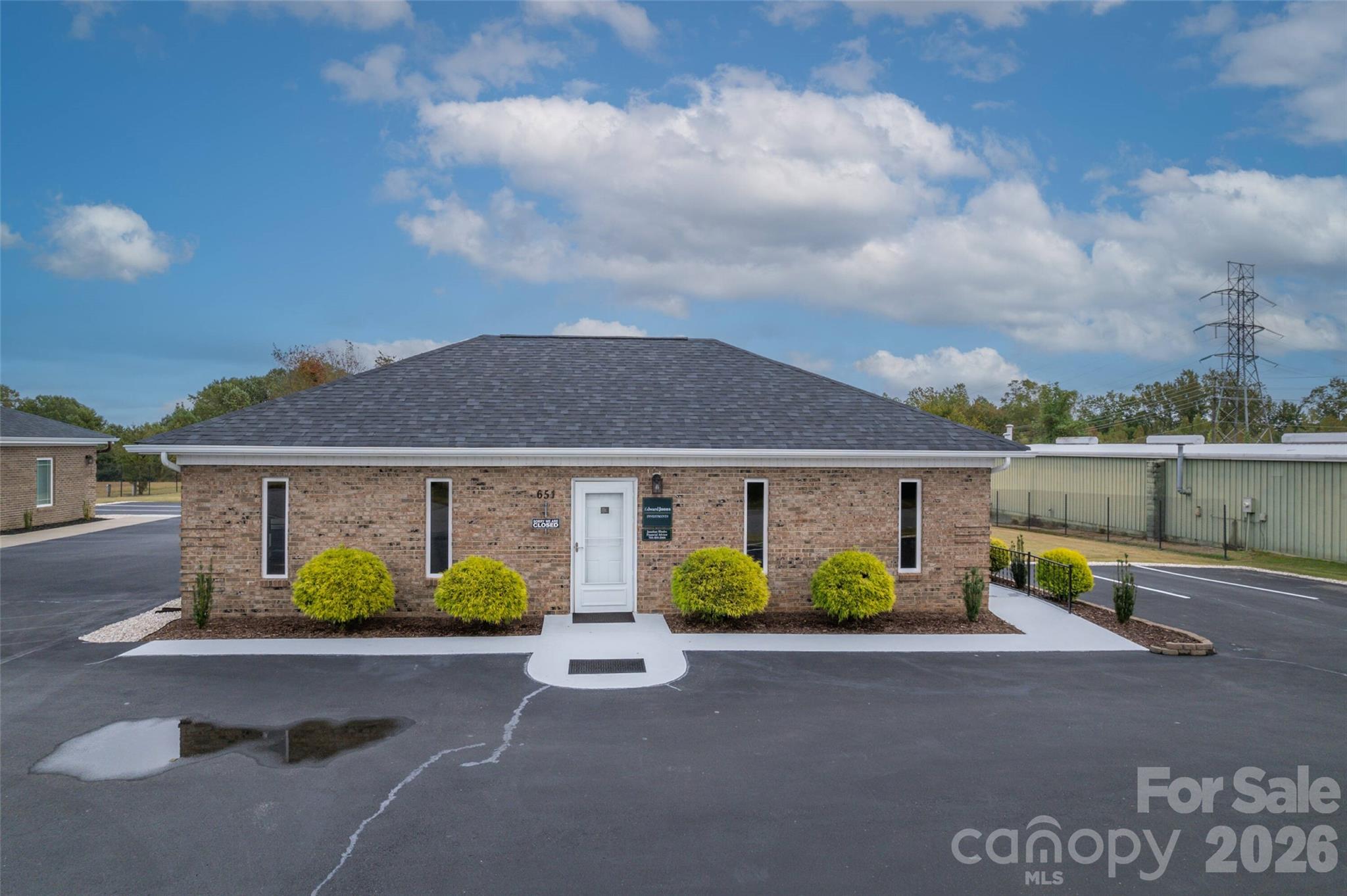 651 S Post Road Property Photo 11
