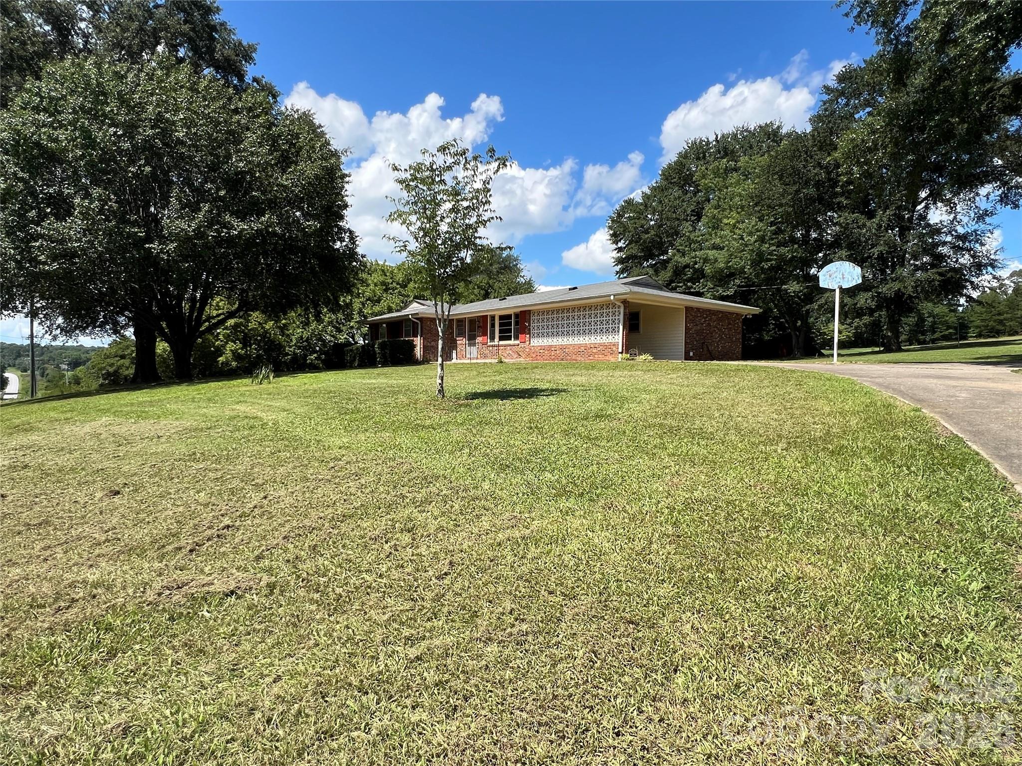 649 Pine Street Extension Property Photo 6