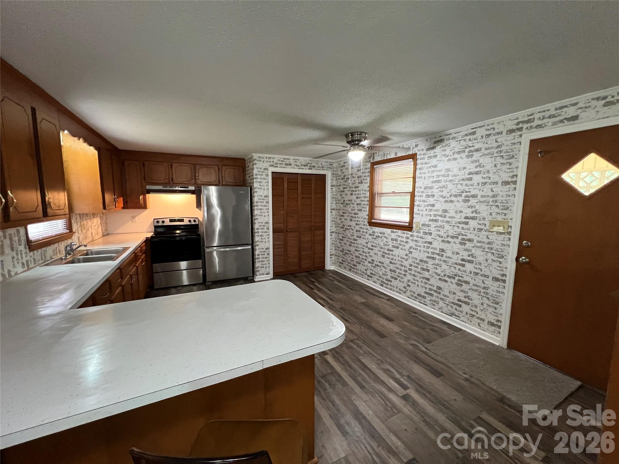 649 Pine Street Extension Property Photo 12
