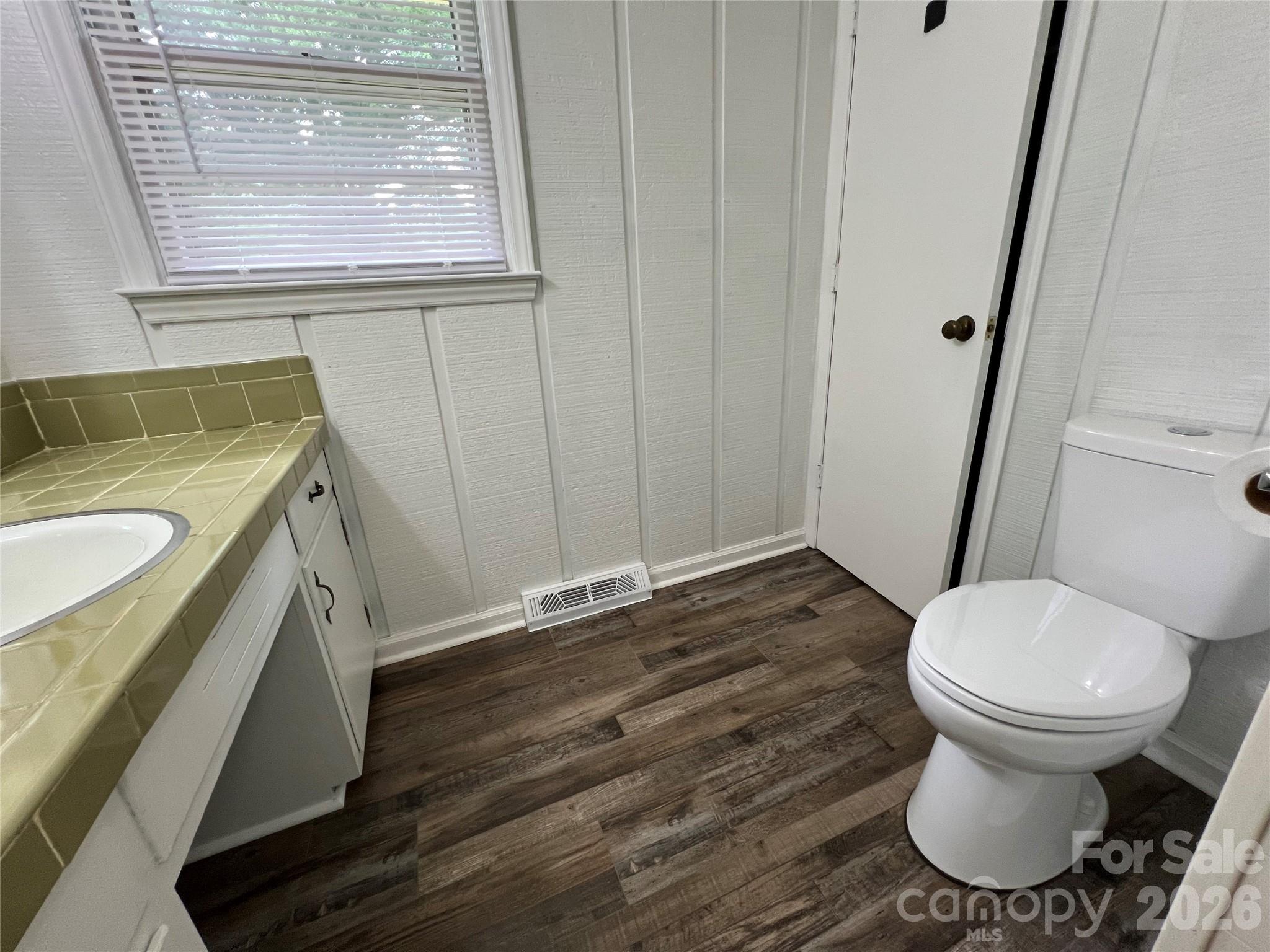 649 Pine Street Extension Property Photo 24