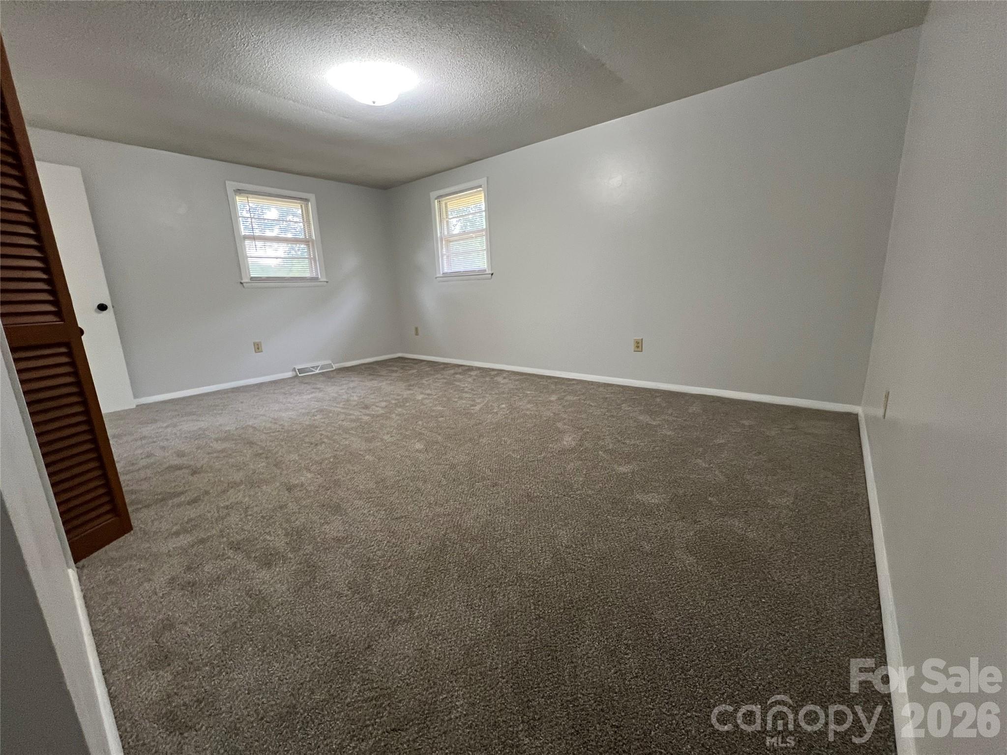 649 Pine Street Extension Property Photo 28