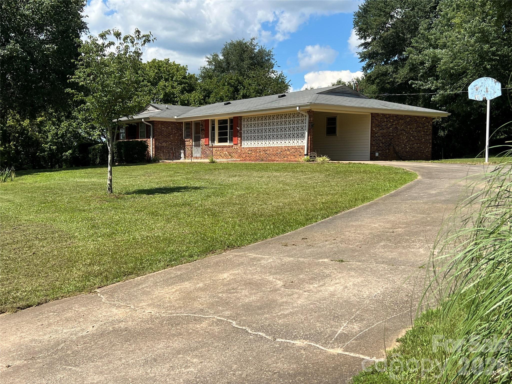 649 Pine Street Extension Property Photo 47