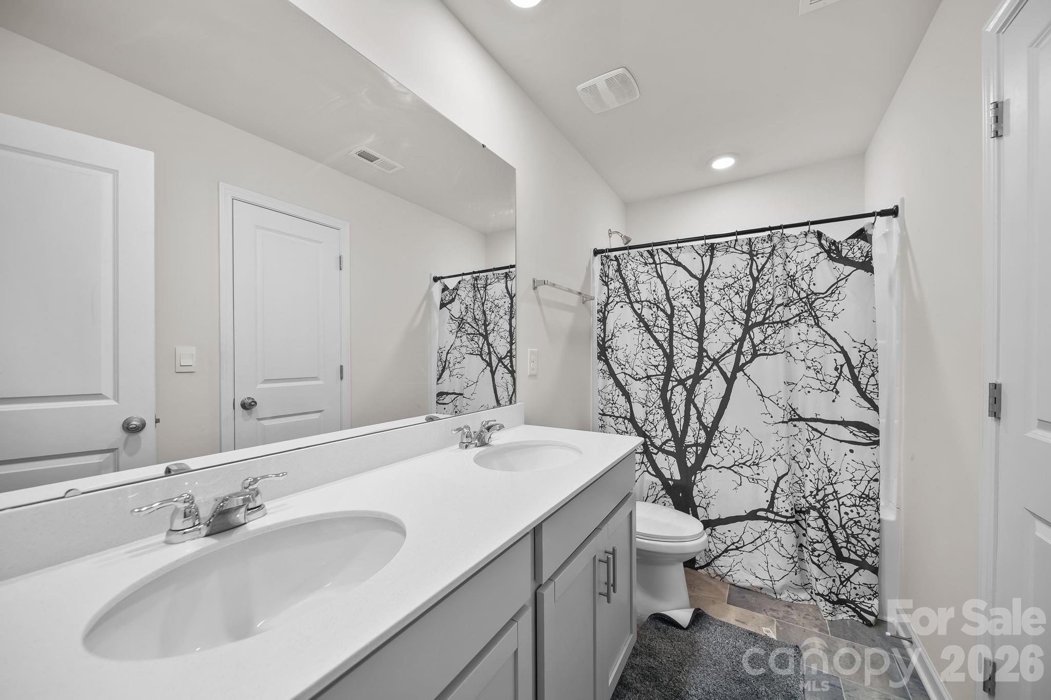 2130 Eastway Drive Property Photo 24