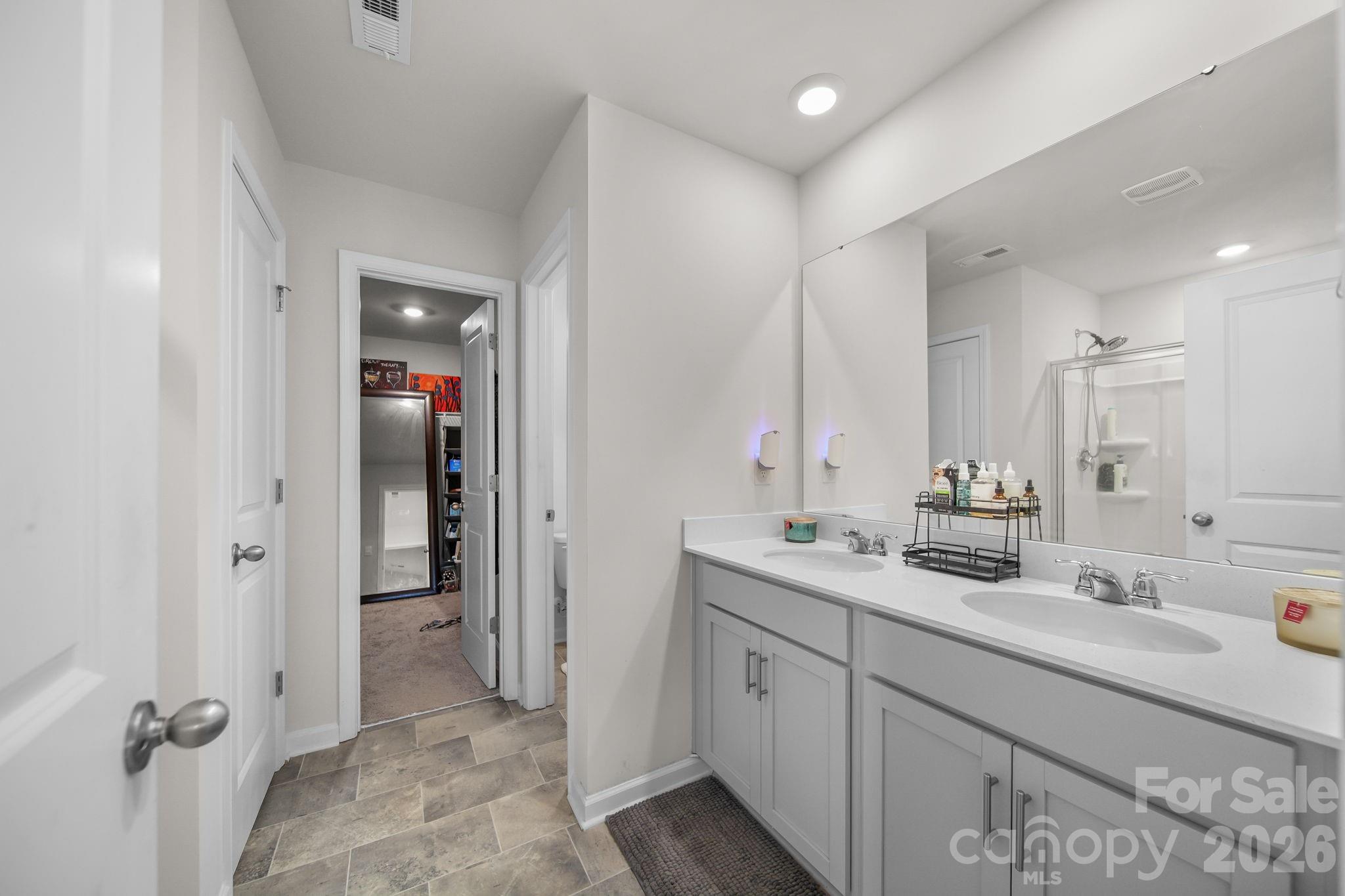2130 Eastway Drive Property Photo 33
