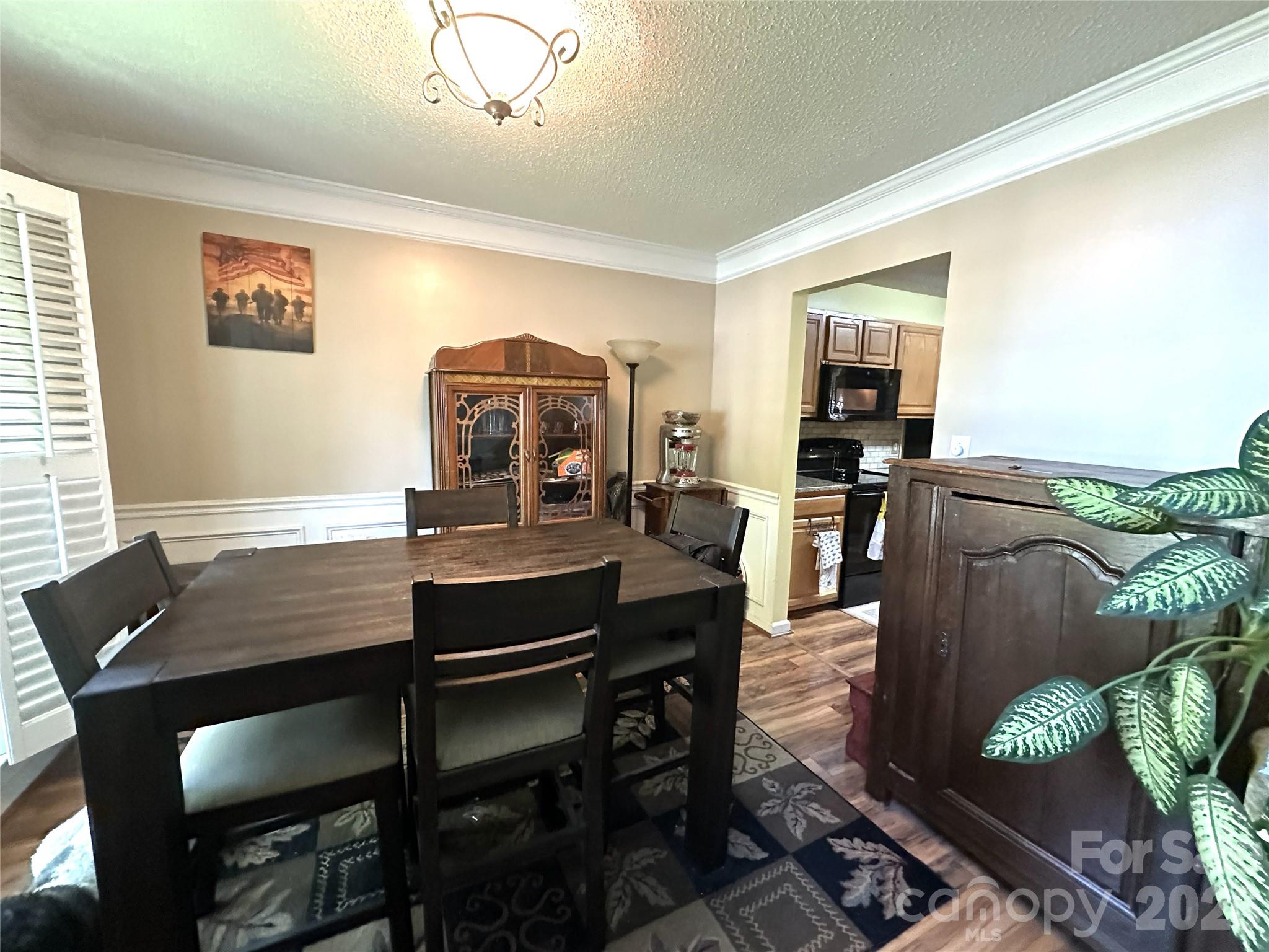 113 Old Willow Road Property Photo 3