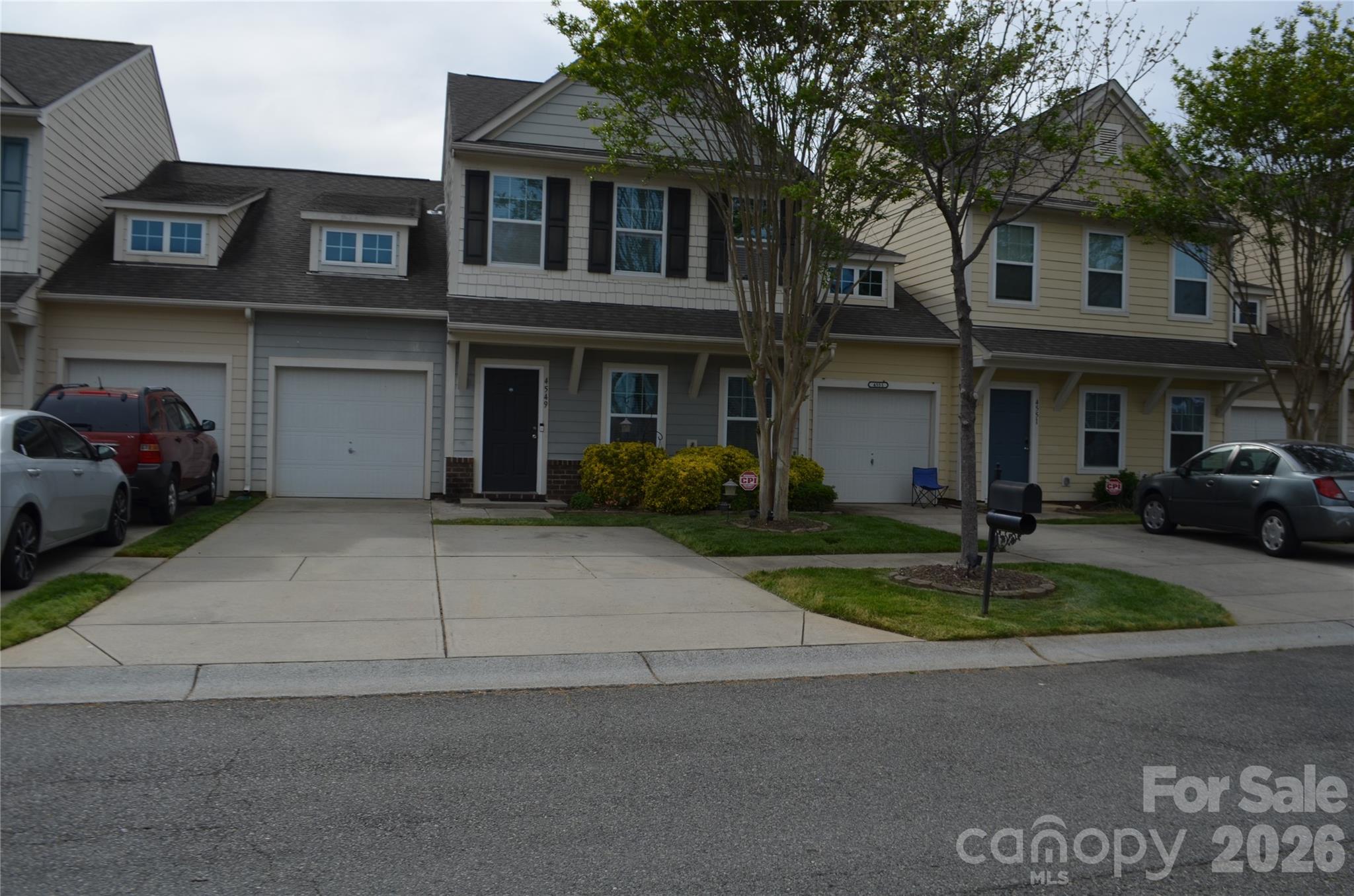 4549 Tradd Circle Property Photo 3