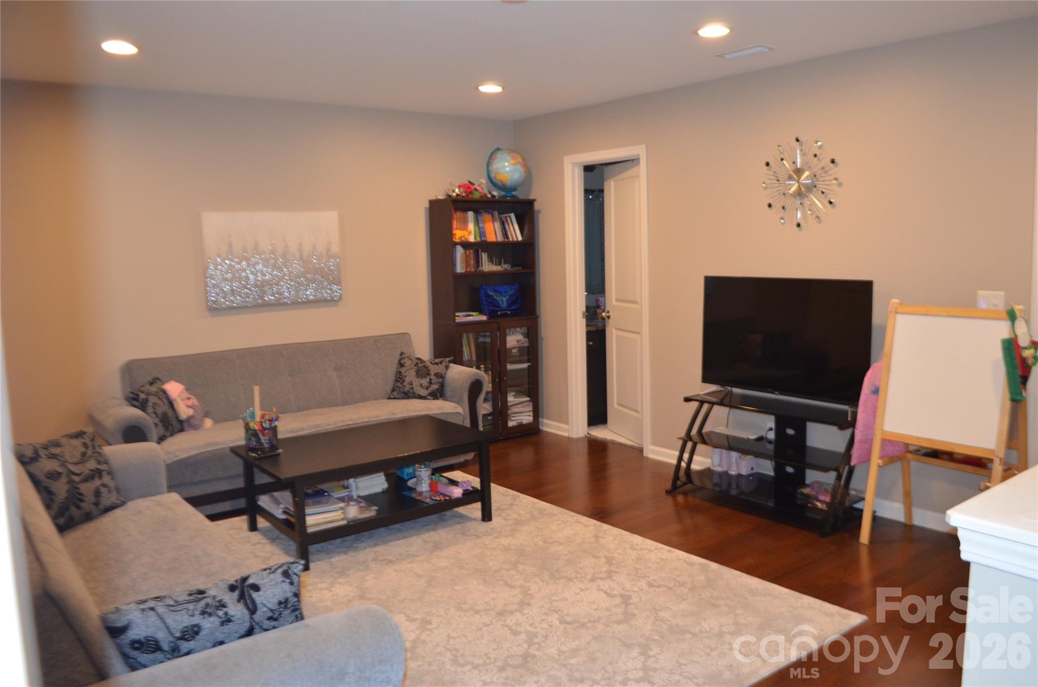 4549 Tradd Circle Property Photo 23