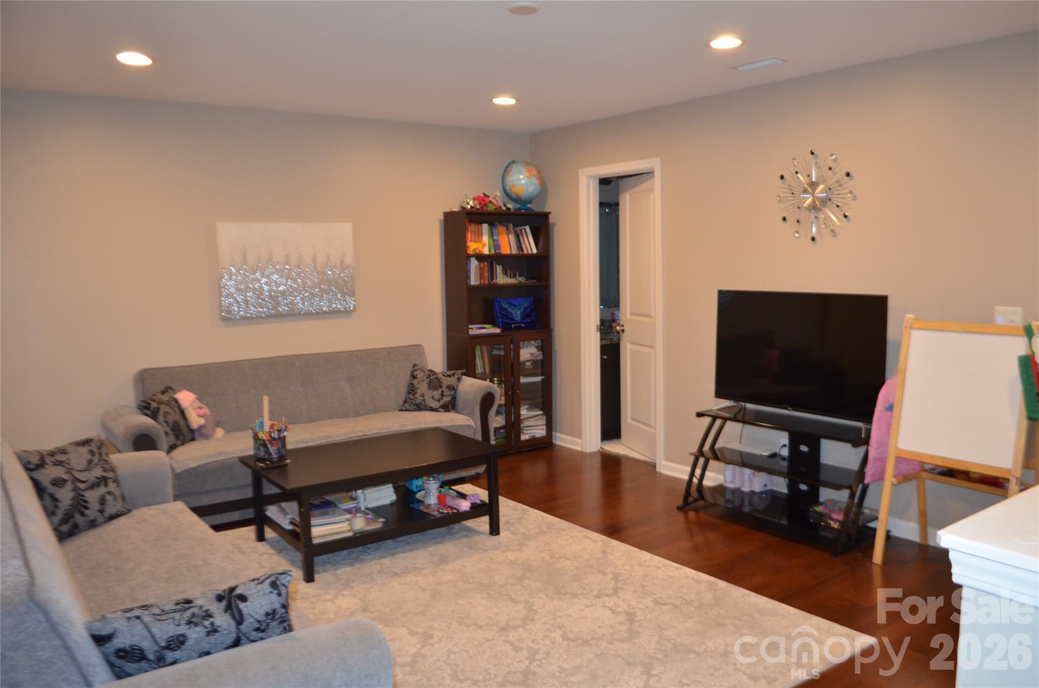 4549 Tradd Circle Property Photo 24