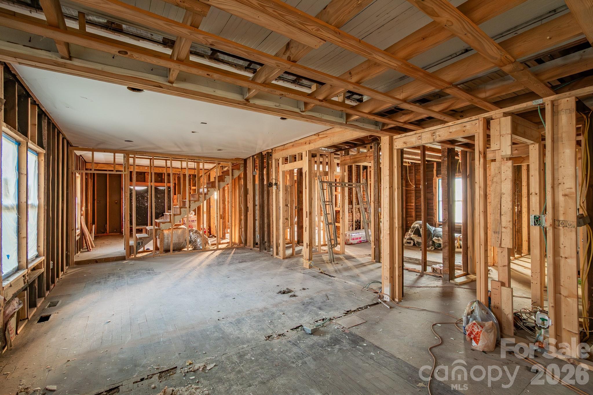 2005 S York Road Property Photo 44