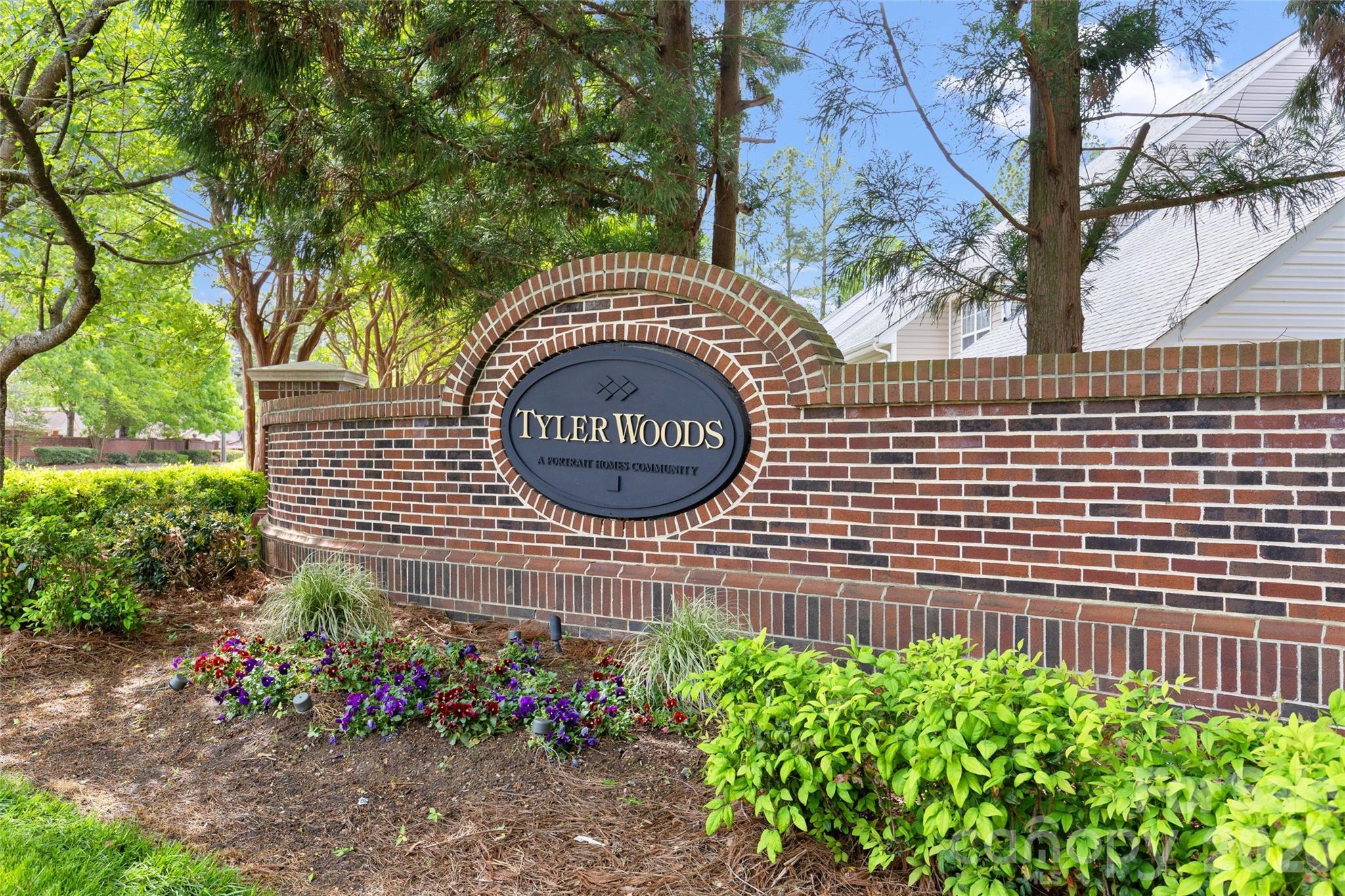 8733 Robinson Forest Drive Property Photo 2