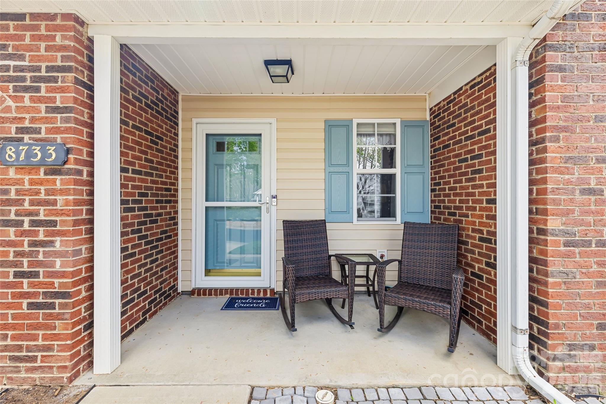 8733 Robinson Forest Drive Property Photo 4