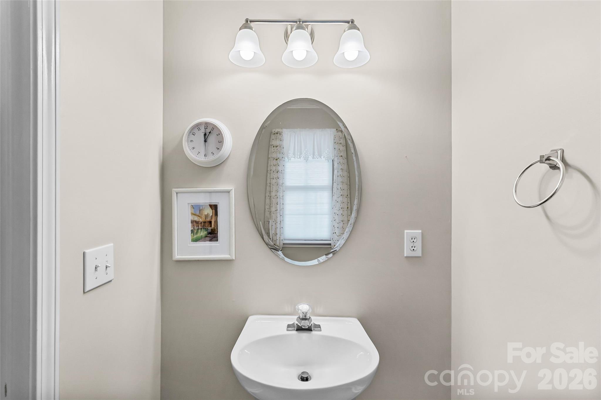 8733 Robinson Forest Drive Property Photo 7