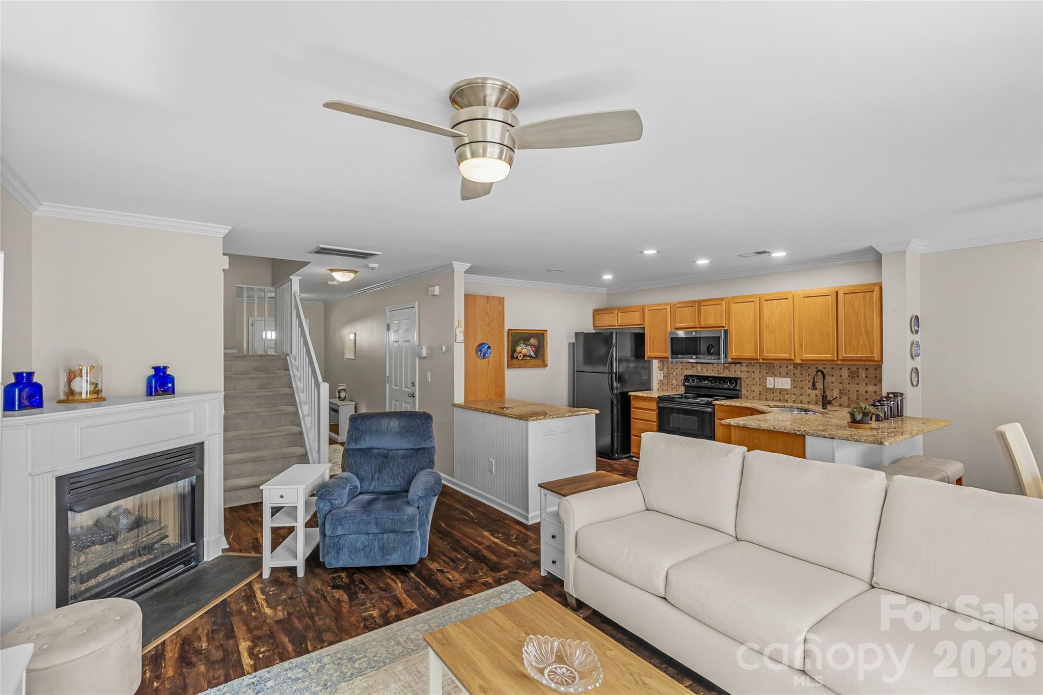8733 Robinson Forest Drive Property Photo 12