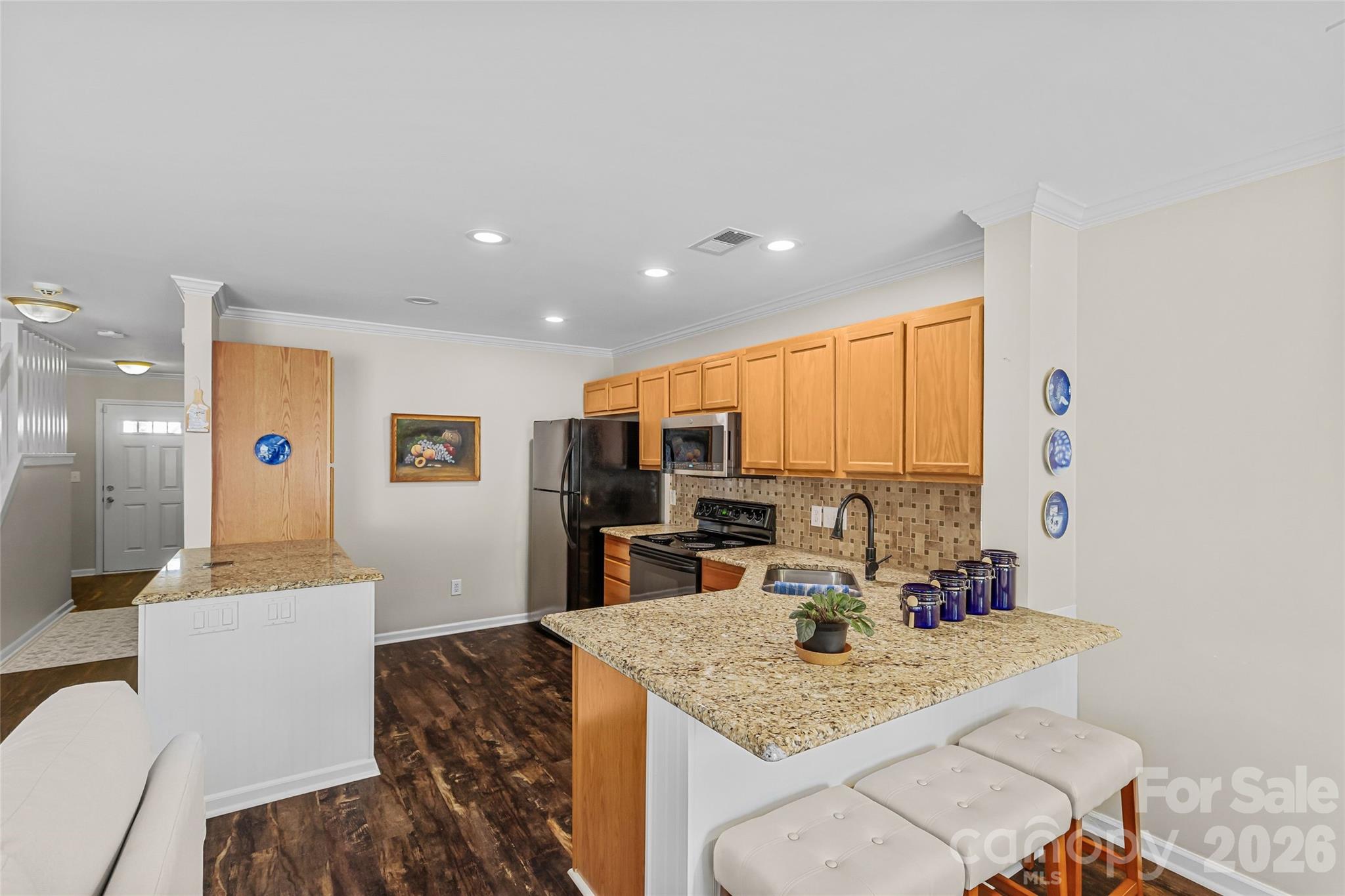 8733 Robinson Forest Drive Property Photo 14