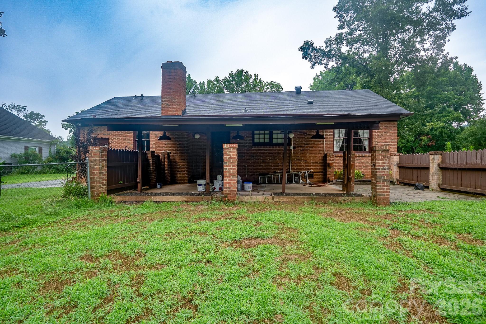 5742 Faulconbridge Road Property Photo 4