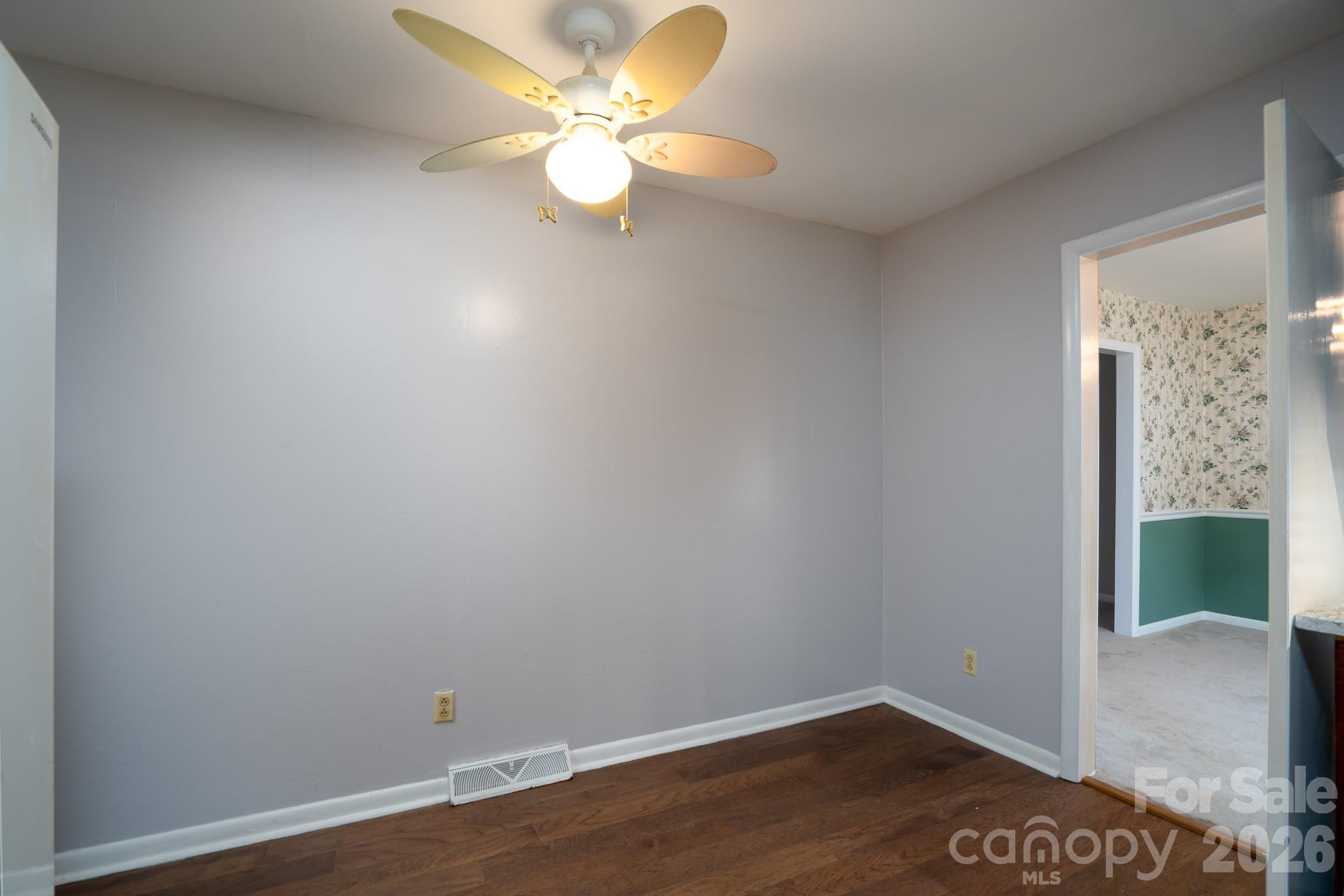 5742 Faulconbridge Road Property Photo 8