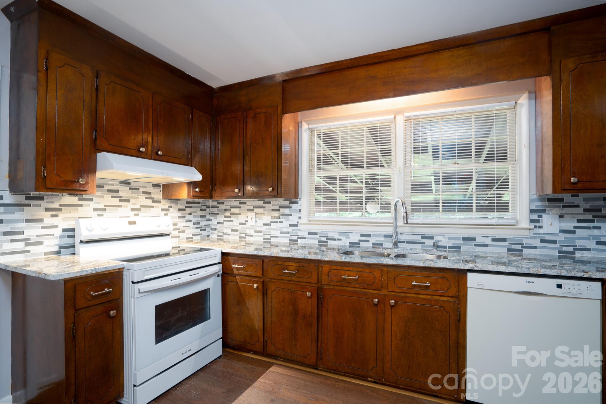 5742 Faulconbridge Road Property Photo 11