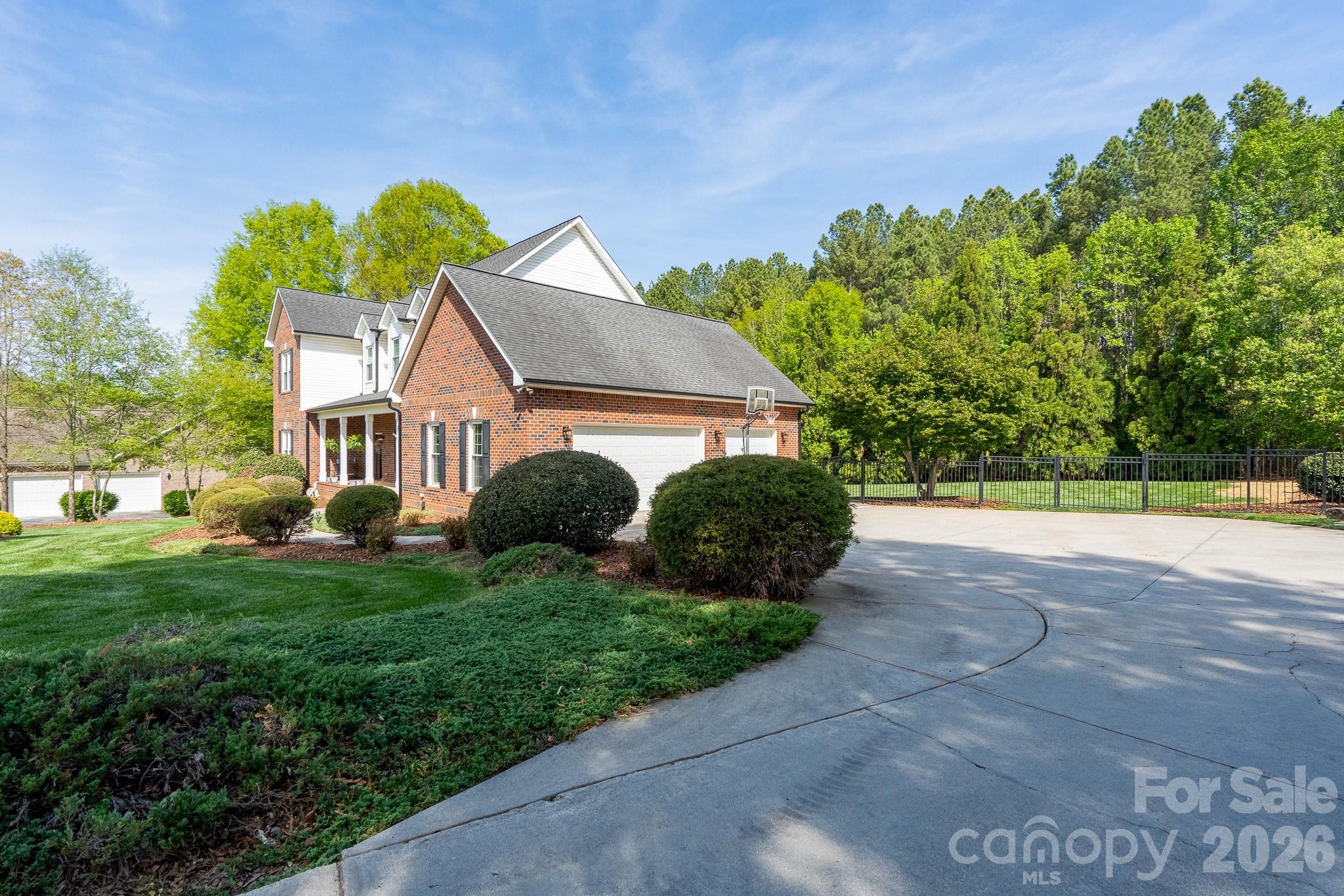 176 Spring Forest Drive Property Photo 6