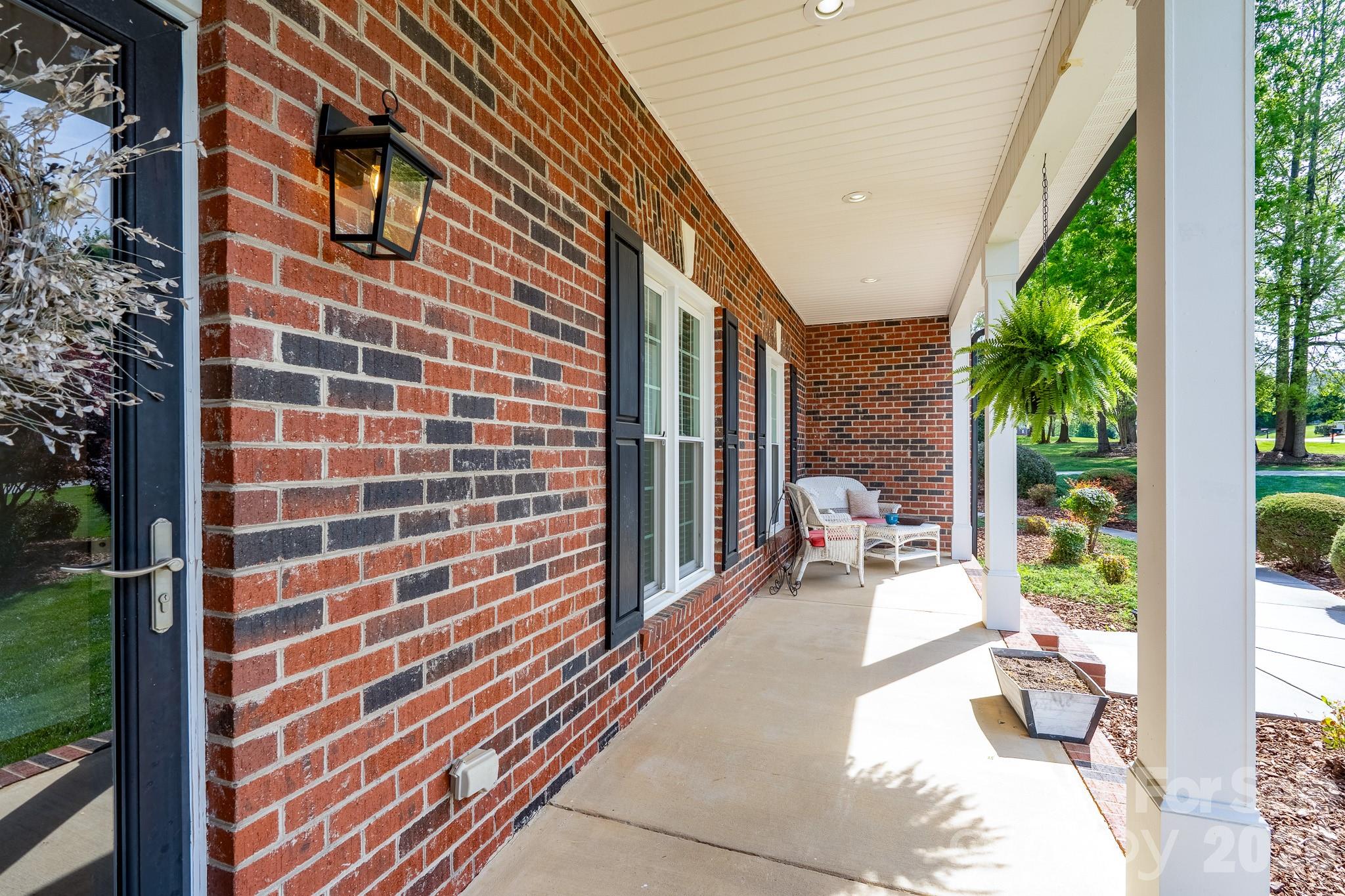 176 Spring Forest Drive Property Photo 8