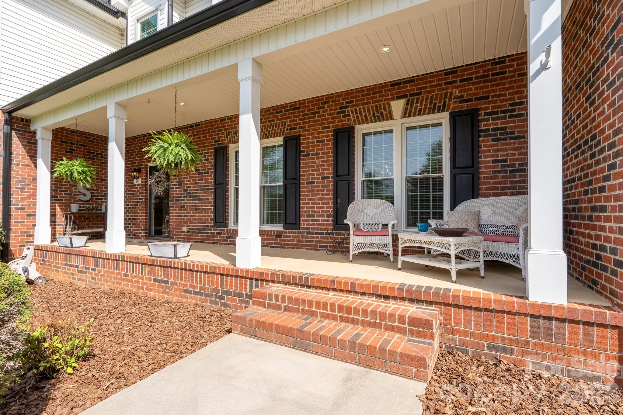 176 Spring Forest Drive Property Photo 10