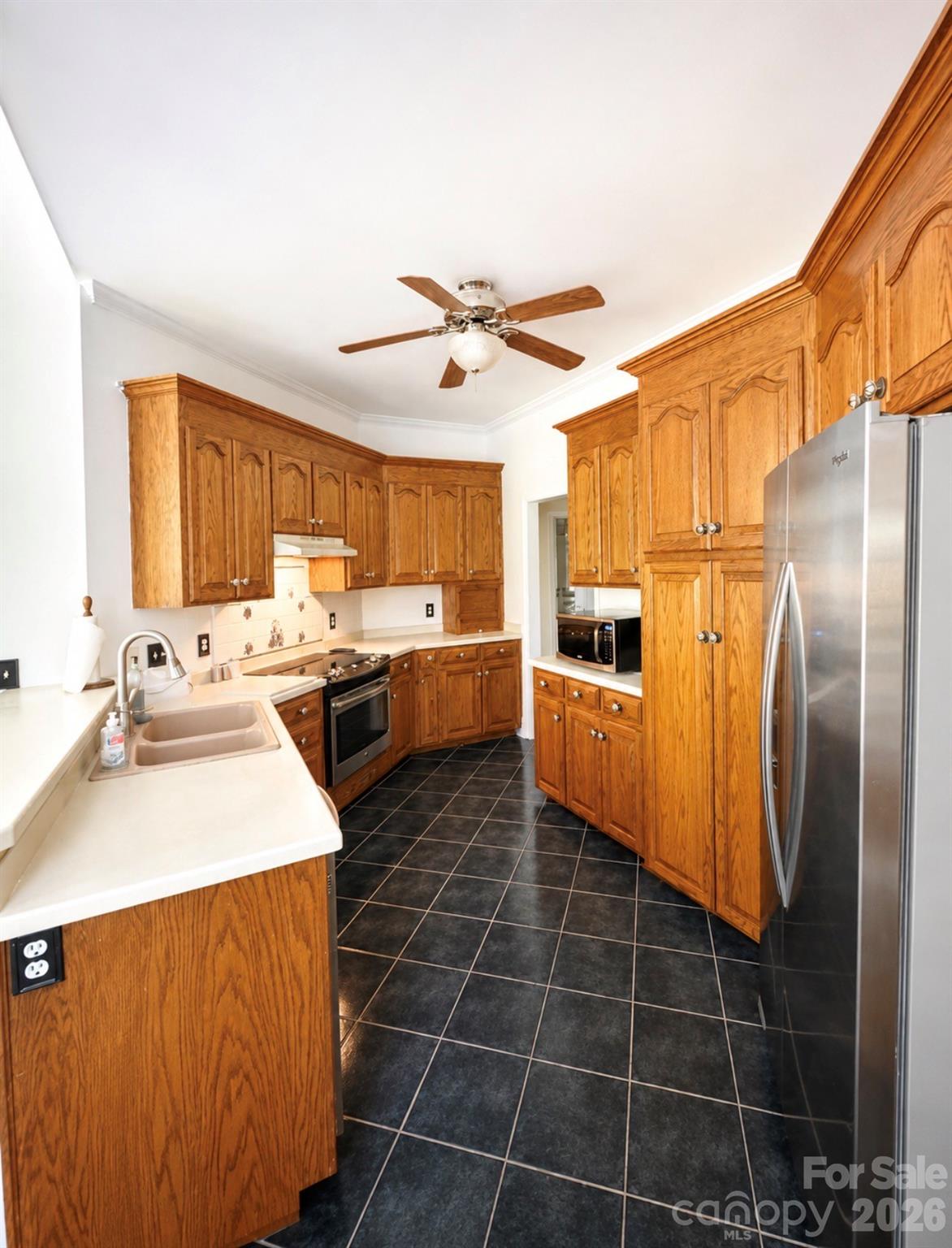 5406 Club View Drive Property Photo 10