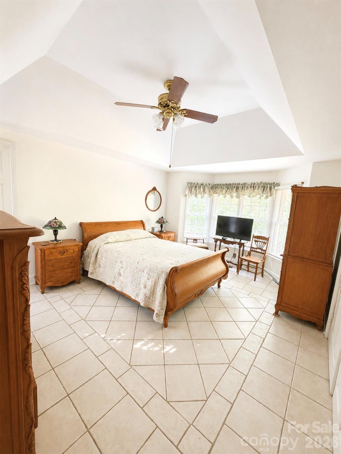 5406 Club View Drive Property Photo 14